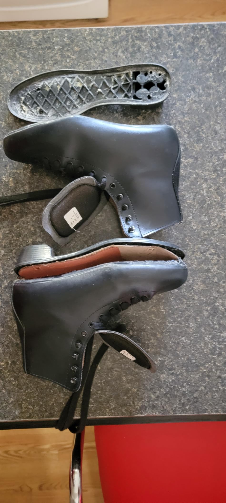 Chicago Quad Roller Skates for Women & Men - Durable, Top Performance Indoor/Outdoor Use or Roller Derby - Classic Deluxe Leather High-Top Boots with 60mm Urethane Wheels & Semi-Precision Bearings customer photo 1
