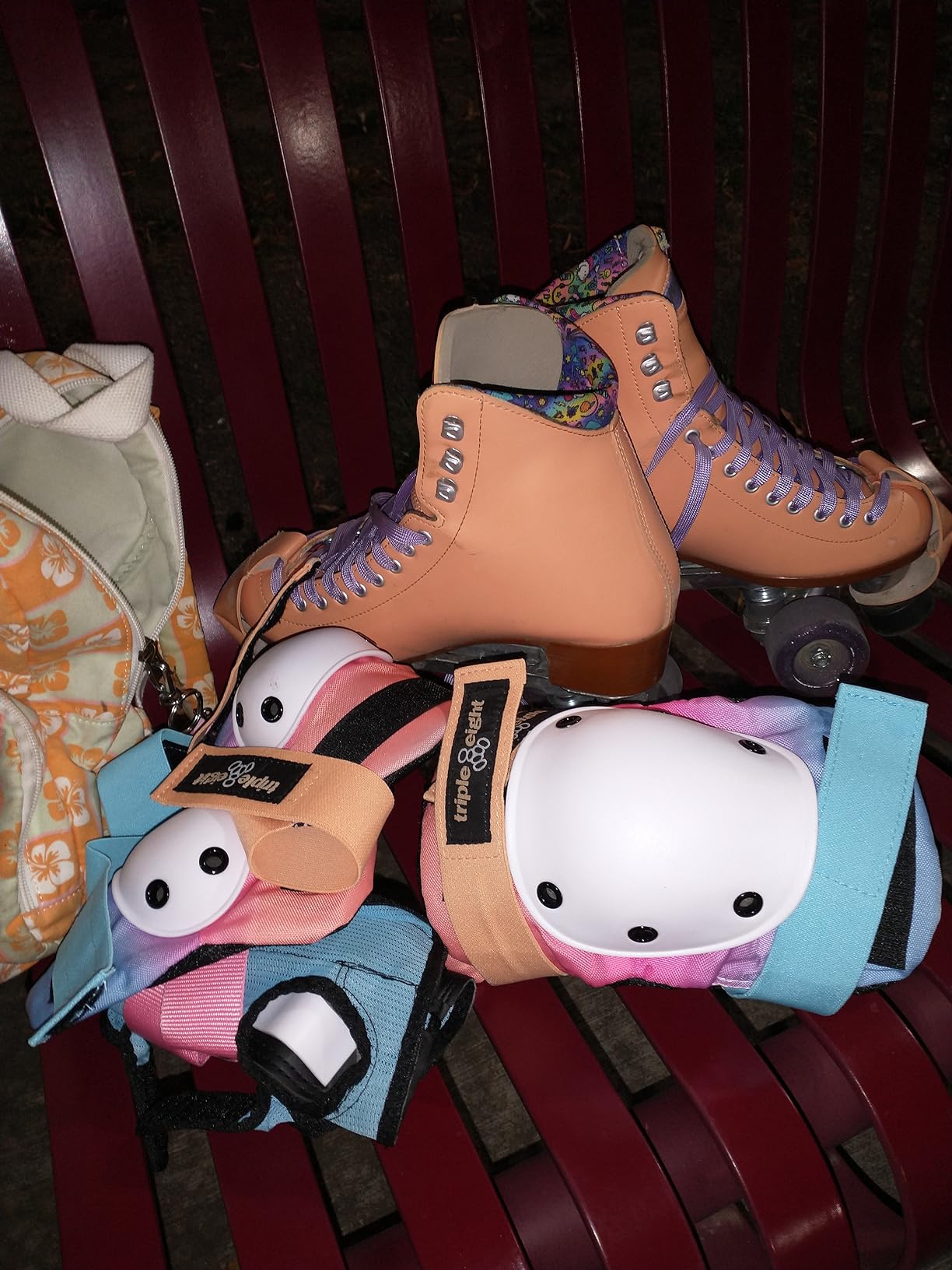 Triple Eight Saver Series Pad Set with Kneesavers, Elbowsavers and Wristsavers, Small customer photo 2