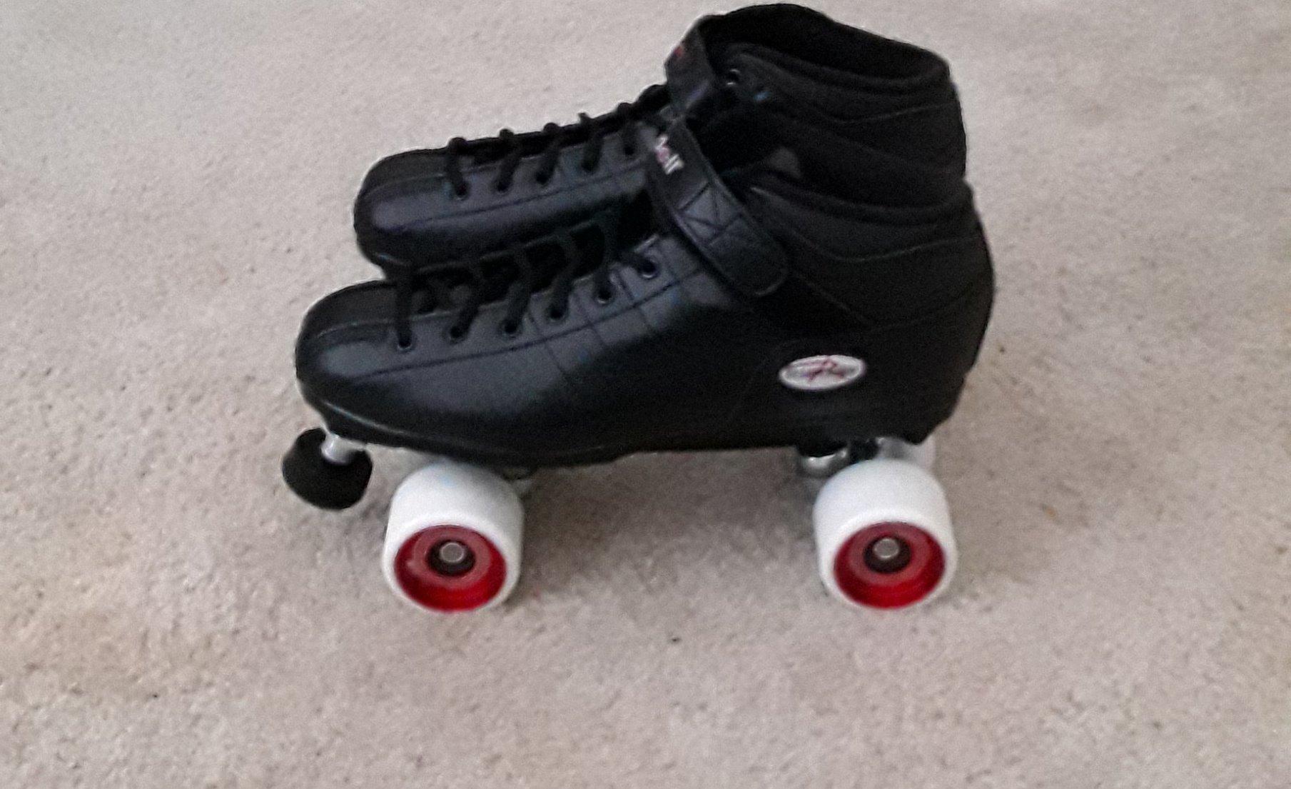 Riedell R3 Indoor Quad Roller Skates for Men and Women | Ultra-Durable, Sonar Cayman Wheels, Nylon Plate, Precision Fit, Roller Skates, ABEC-5 Bearings, Velcro Cinch Strap customer photo 1