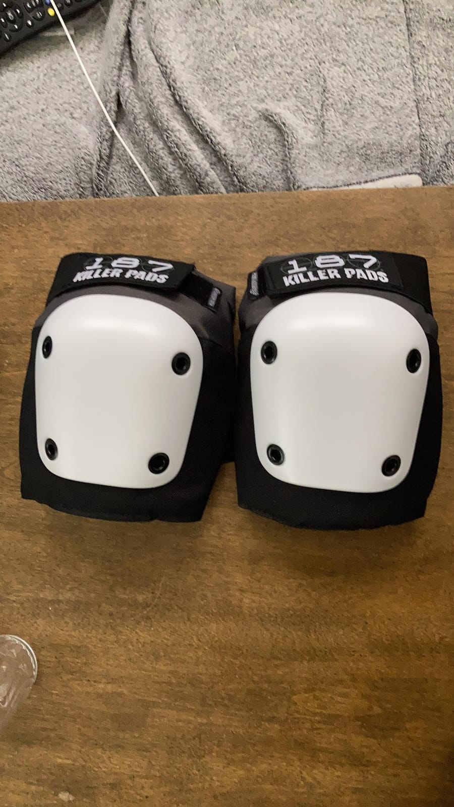 187 Killer Pads Fly Knee Pads - Grey w/White Caps - Large (Black, Large) customer photo 2