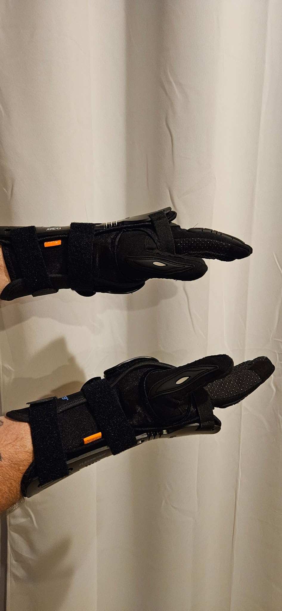 Demon United Flexmeter Double Sided Wrist Guards - Integrated with D3O Impact Technology - Sold as Pair (Large) customer photo 2