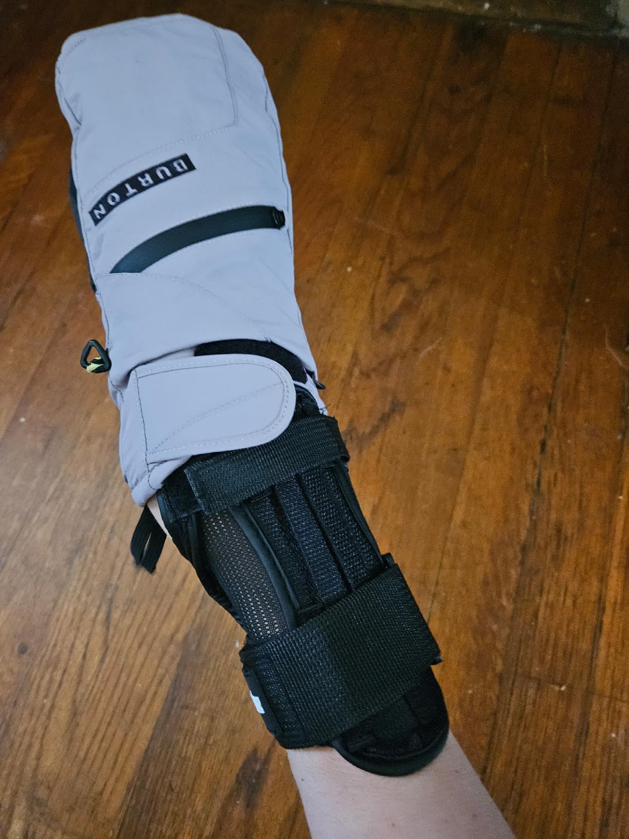 Impact Wrist Guard, Fitted Wrist Brace Wrist Support for Snowboarding, Skating, Motocross, Street Racing, Mountain Biking, Weightlifting customer photo 2