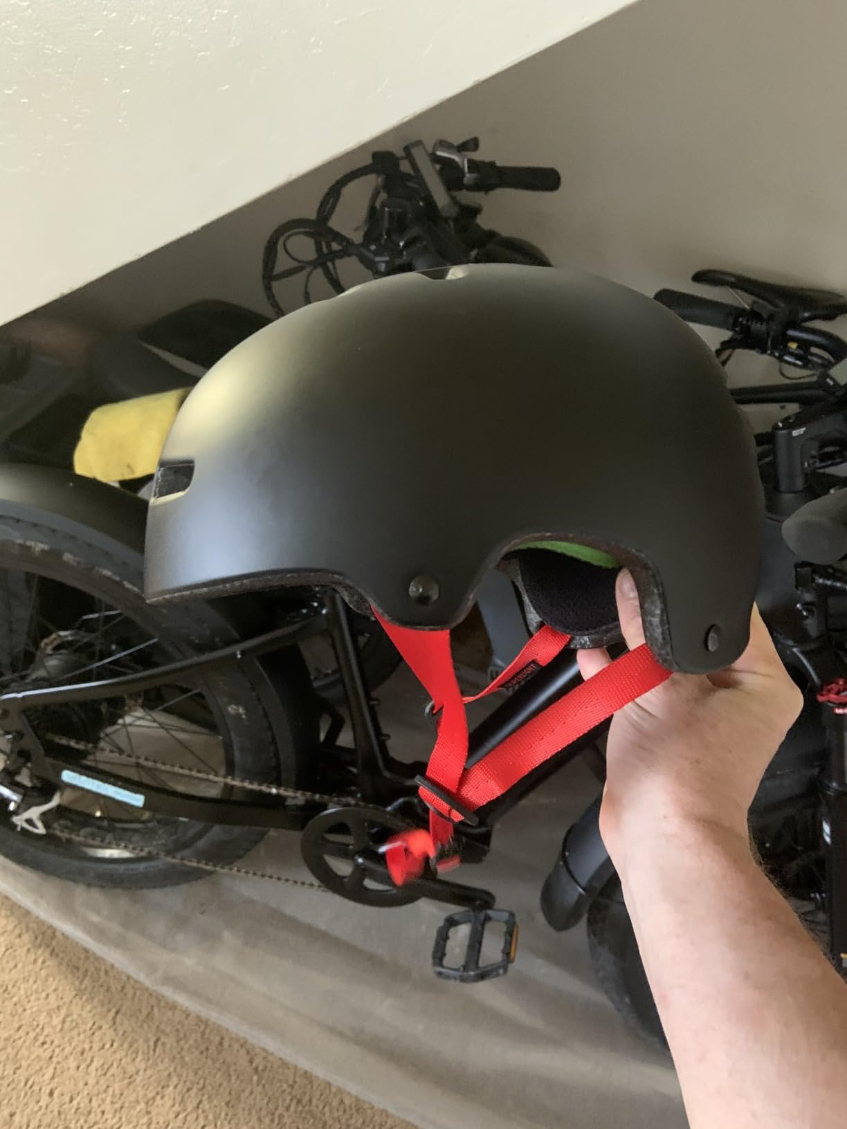 TSG Superlight Bike & Skate Helmet in Satin Black w/Snug Fit | for Cycling, Skateboarding, Rollerblading, Roller Derby, E-Boarding, E-Skating, Longboarding, Vert, Park, Urban | EPS, Swiss Design customer photo 2