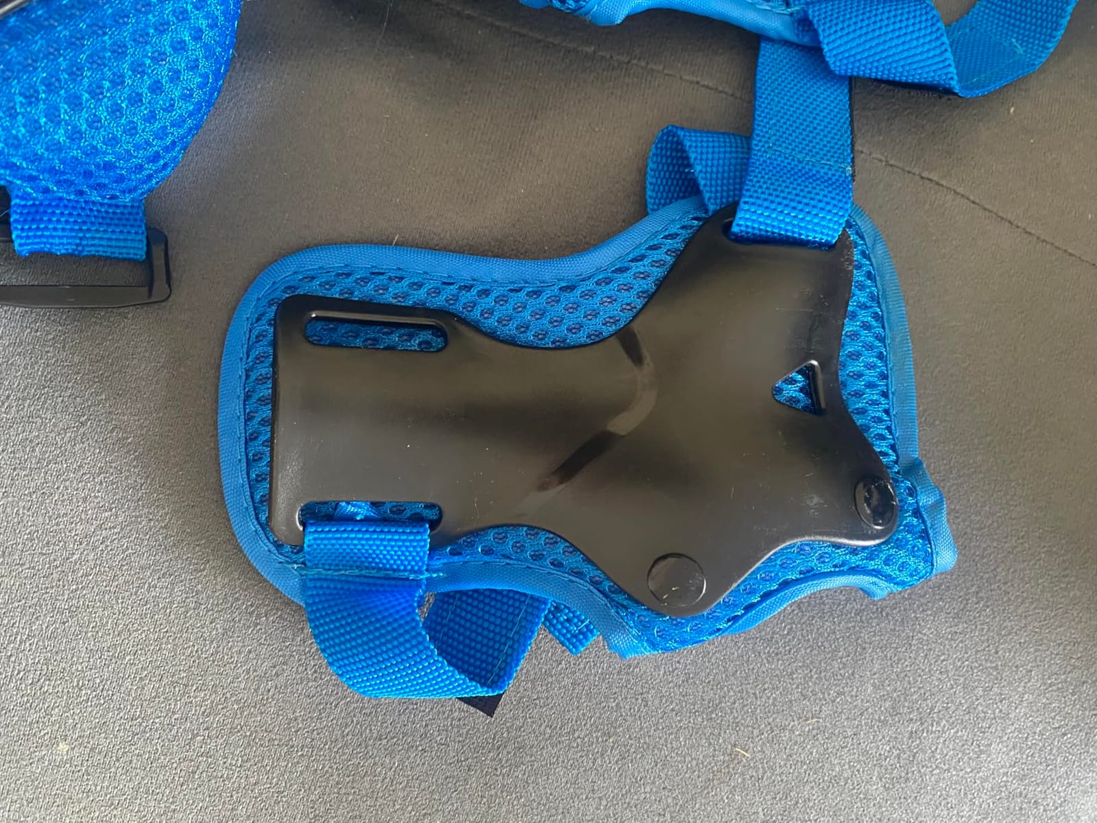 Wemfg Kids Protective Gear Set Knee Pads for Kids 3-14 Years Toddler Knee and Elbow Pads with Wrist Guards 3 in 1 for Skating Cycling Bike Rollerblading Scooter customer photo 1