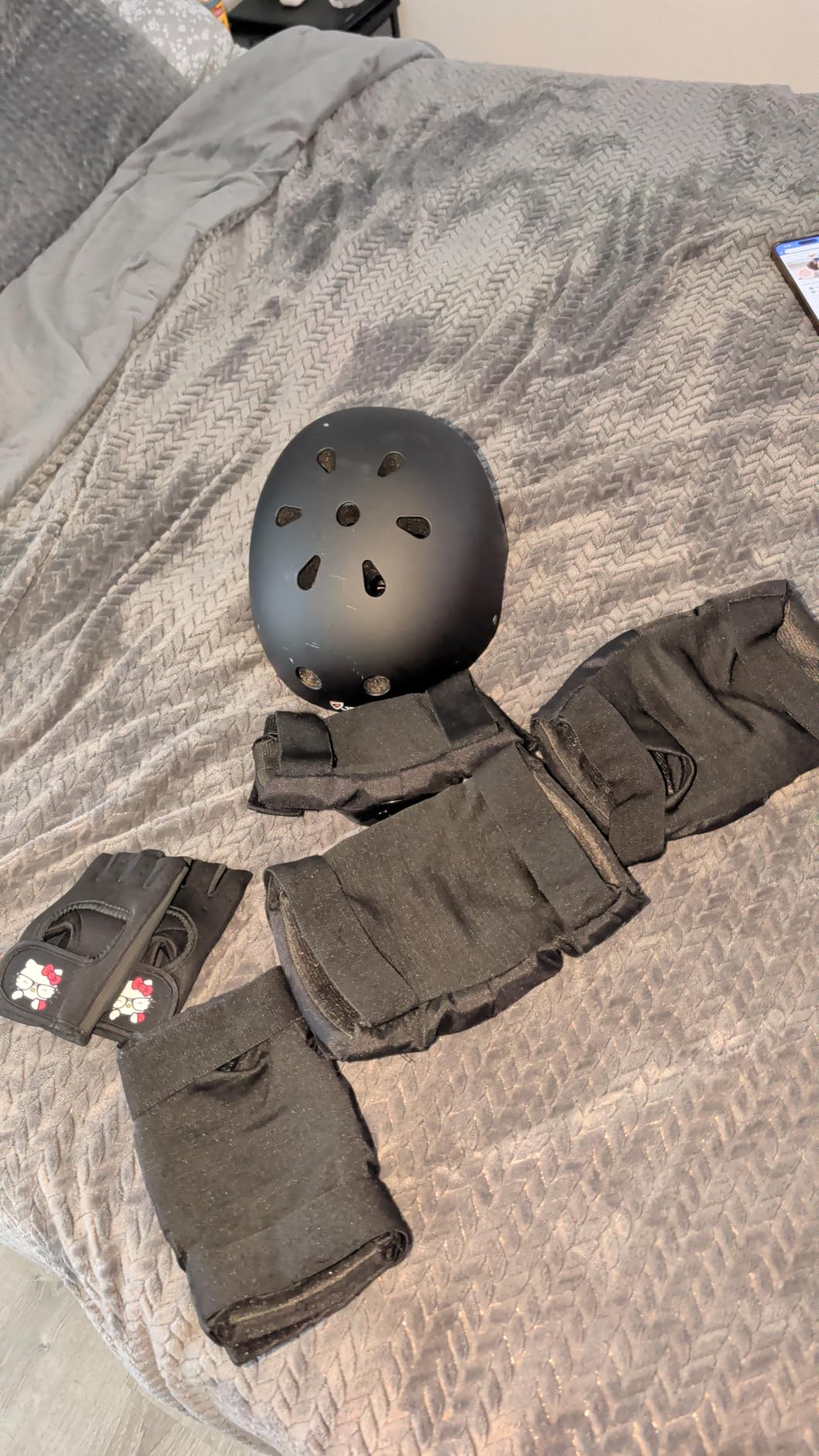 Adult & Kid Skating Protective Gear Set for Beginner to Advanced - Skateboard Helmet, Knee and Elbow Pads with Wrist Guards for Inline Roller Skating, Scooter, Skateboarding customer photo 1