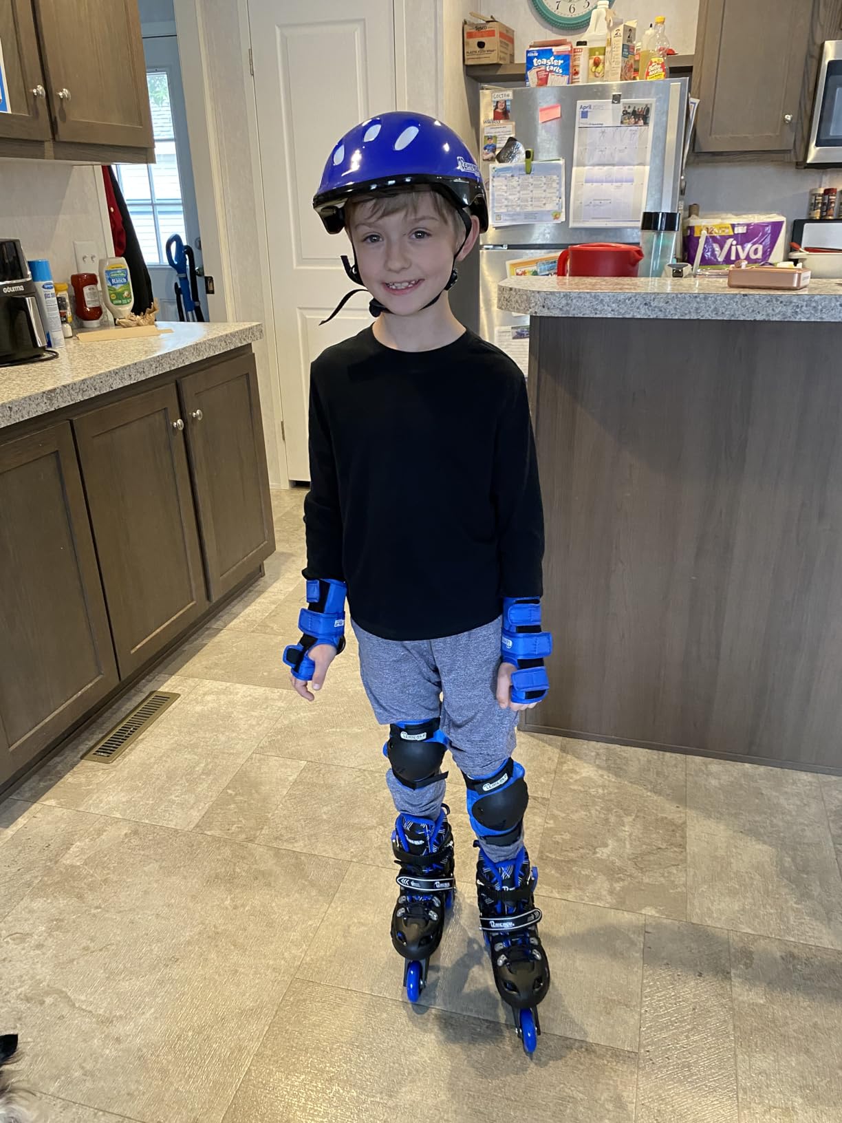 Chicago Inline Training Roller Skates with Protective Gear for Kids - Durable, Top Performance Roller Blades, Wrist Guards, Kneepads & Backpack, Padded High-Top Boots, 64mm Wheels, Indoor/Outdoor Use customer photo 1