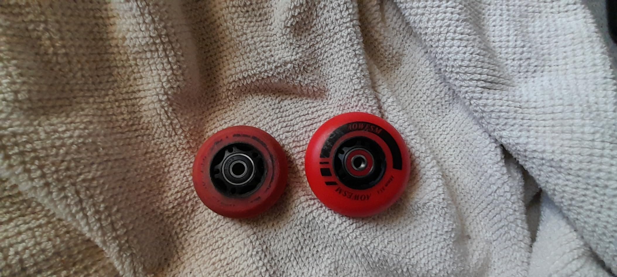AOWESM Inline Skate Wheels, Outdoor & Indoor, 85A, 8-Pack (Red, 76mm) with ABEC-9 Bearings and Floating Spacers customer photo 2