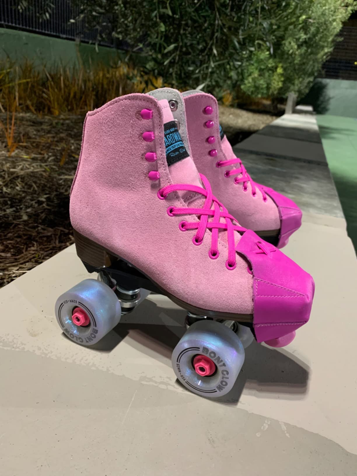 Bont Glow Battery-Free LED Light Up Roller Skate Wheels, Outdoor Quad Skate Wheels, 62x35mm 83A, Pack of 4 (Misty Teal) customer photo 1