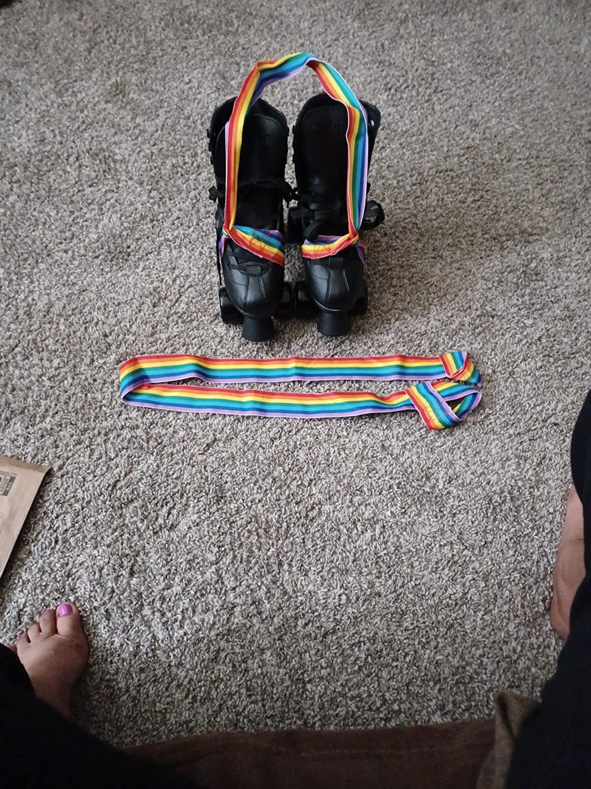 Skylety 2 Pcs Roller Skate Leash | Adjustable Skate Boot Shoulder, Stretching Strap Carrier, Child Women Men Skating, Rainbow customer photo 2