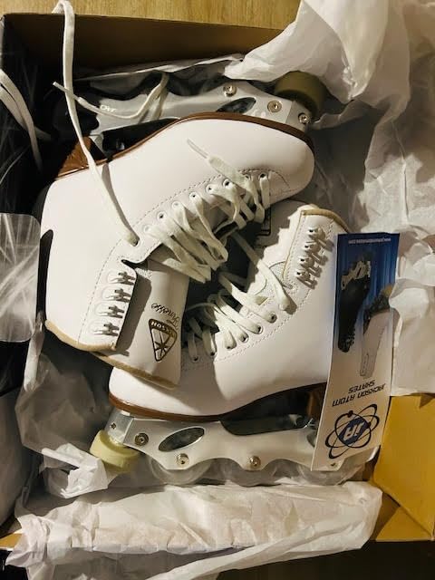 Jackson Atom Ultima Finesse Women's Inline Figure Roller Skate customer photo 2