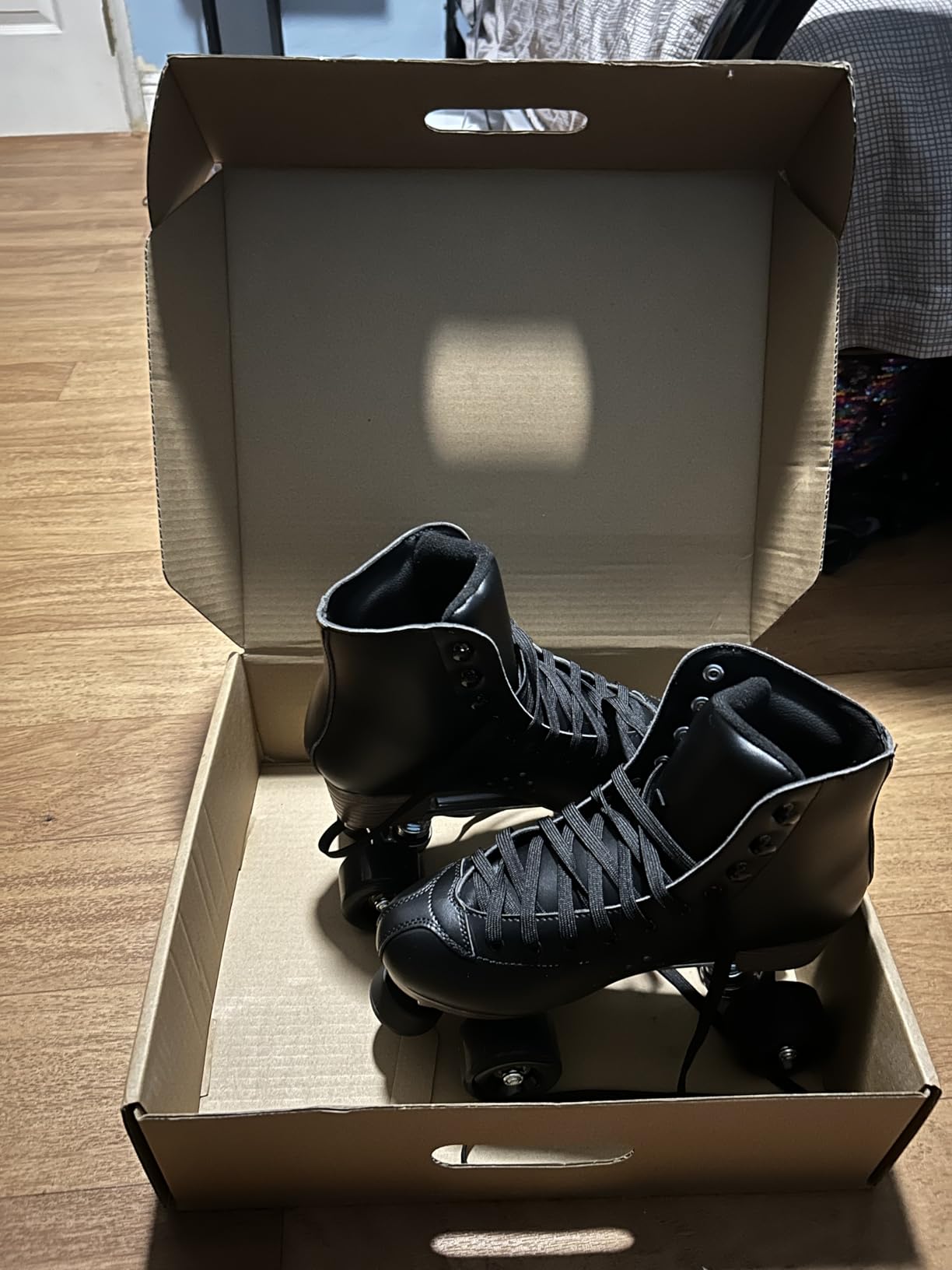 PAPAISON Roller Skates for Women and Men, Deluxe 2 Layer Microfiber Leather Double Row-Classic Roller Skates for Girls, Professional Outdoor Indoor Quad-Skates for Kids & Adults customer photo 1