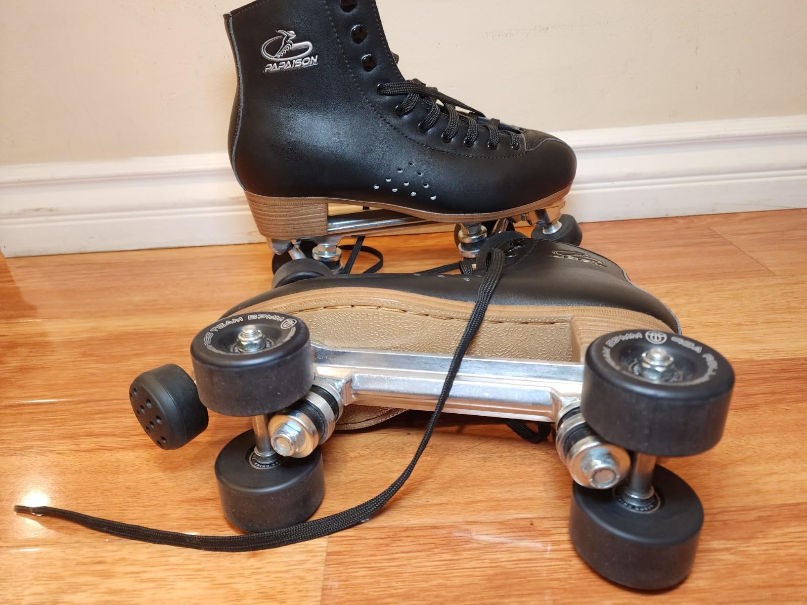 PAPAISON Roller Skates for Women and Men, Deluxe 2 Layer Microfiber Leather Double Row-Classic Roller Skates for Girls, Professional Outdoor Indoor Quad-Skates for Kids & Adults customer photo 2