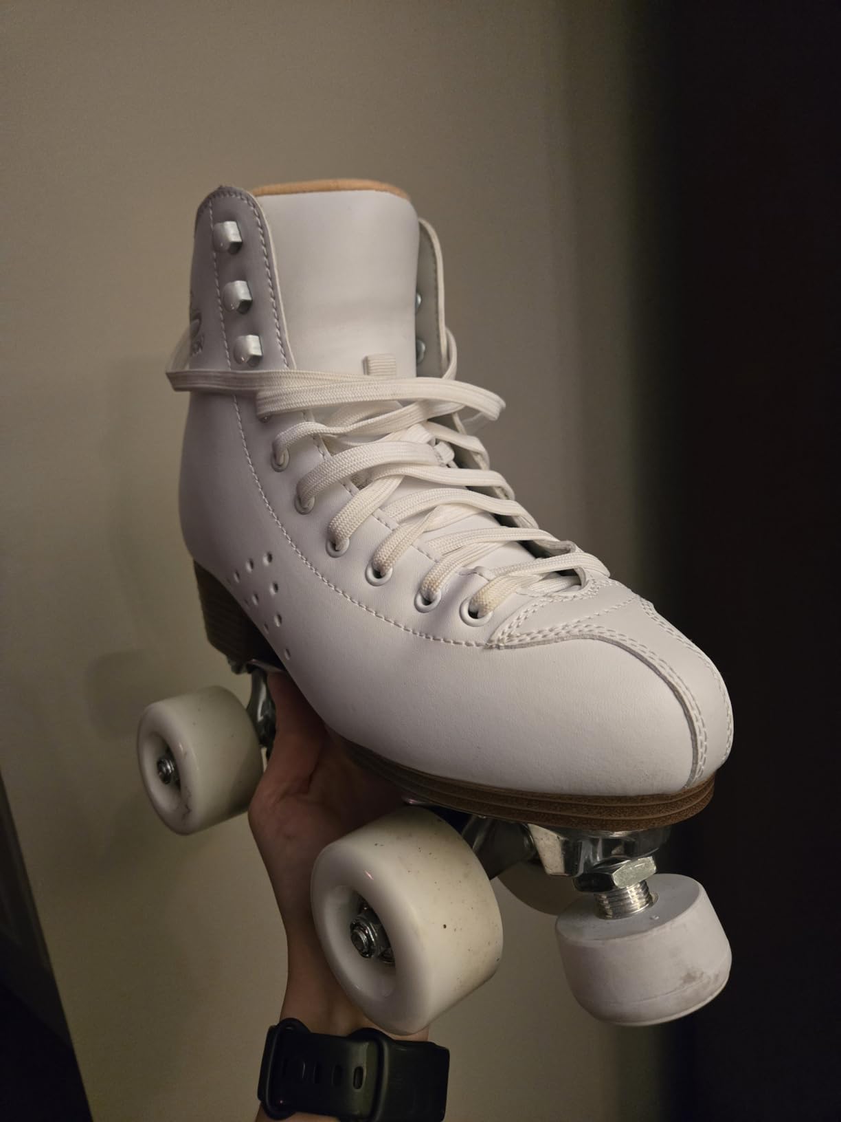 PAPAISON Roller Skates for Women and Men, Deluxe 2 Layer Microfiber Leather Double Row-Classic Roller Skates, Professional Outdoor Indoor Quad Skates customer photo 1