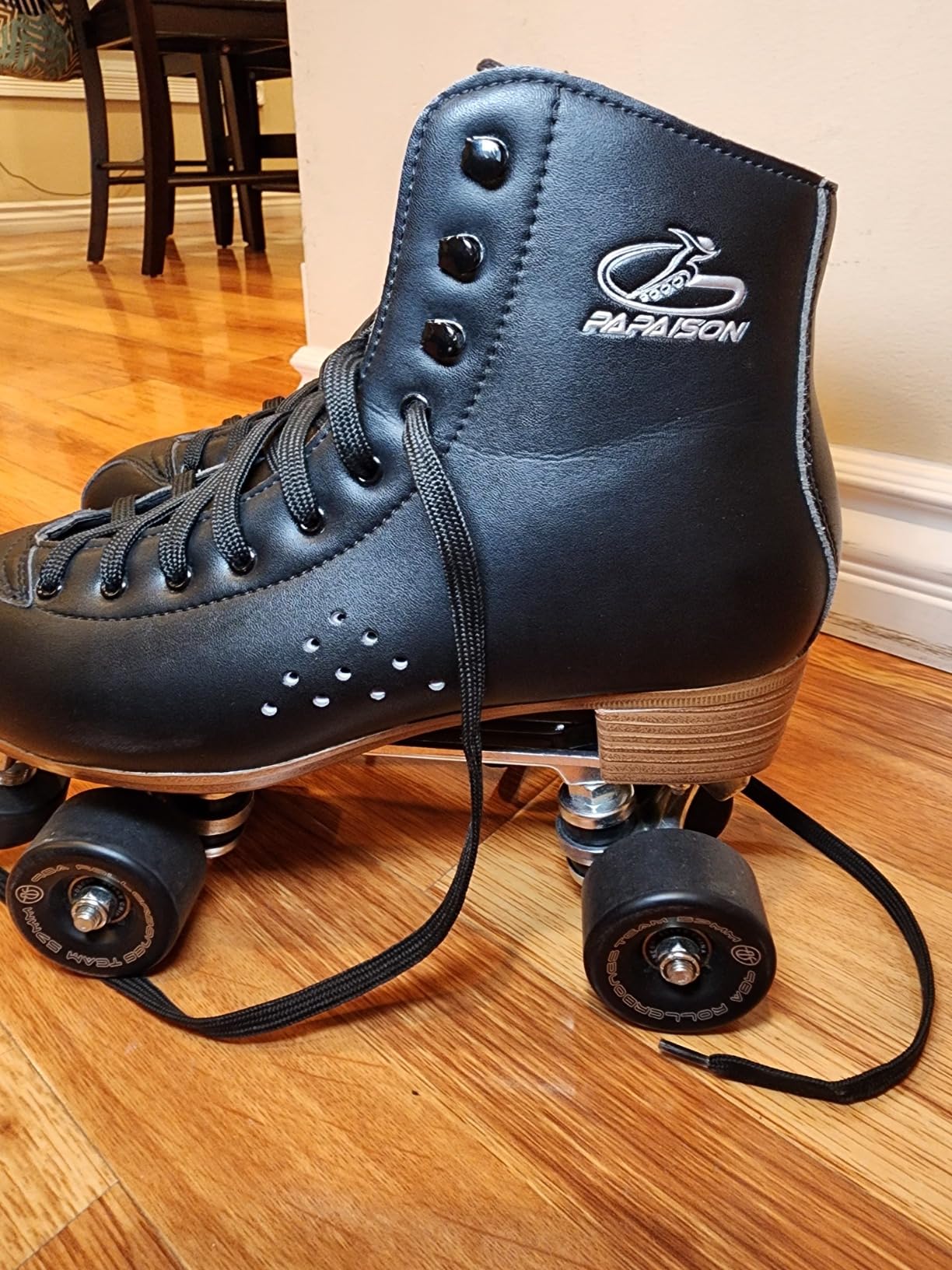 PAPAISON Roller Skates for Women and Men, Deluxe 2 Layer Microfiber Leather Double Row-Classic Roller Skates, Professional Outdoor Indoor Quad Skates customer photo 2
