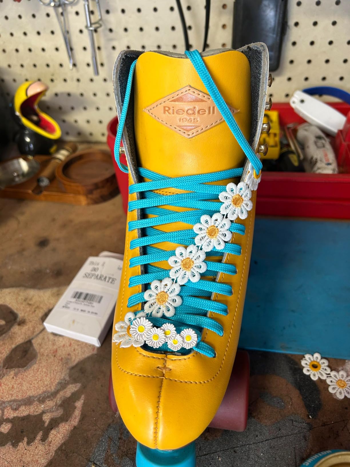 Cindeer 6 Pieces Roller Skate Shoes Charm Clips Skate Shoes Lace Daisies Accessories for Women Sneakers Shoelaces Daisies Clips Decorations and Set Casual Birthday Party Decor customer photo 1