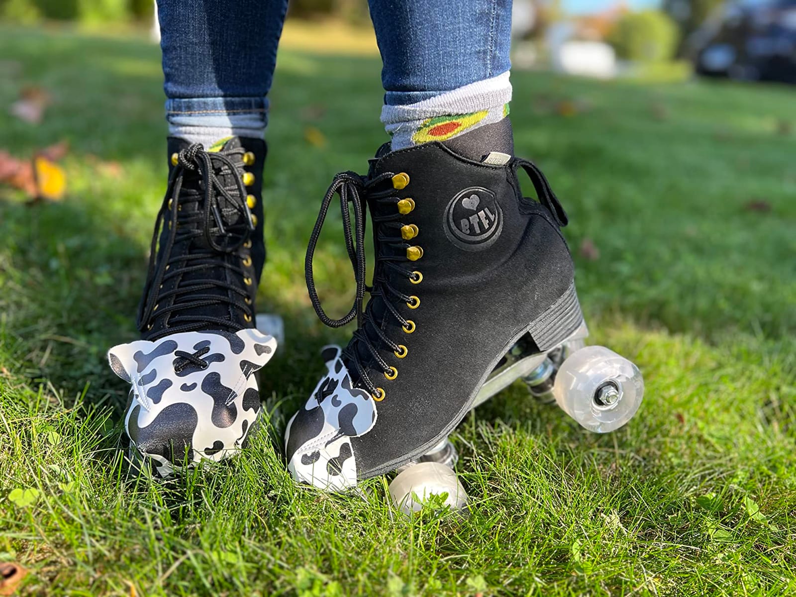 Zhanmai 2 Pieces Toe Cap Guards Protectors with Ears Artificial Leather Roller Skate Protectors for Quad Roller Skate customer photo 1