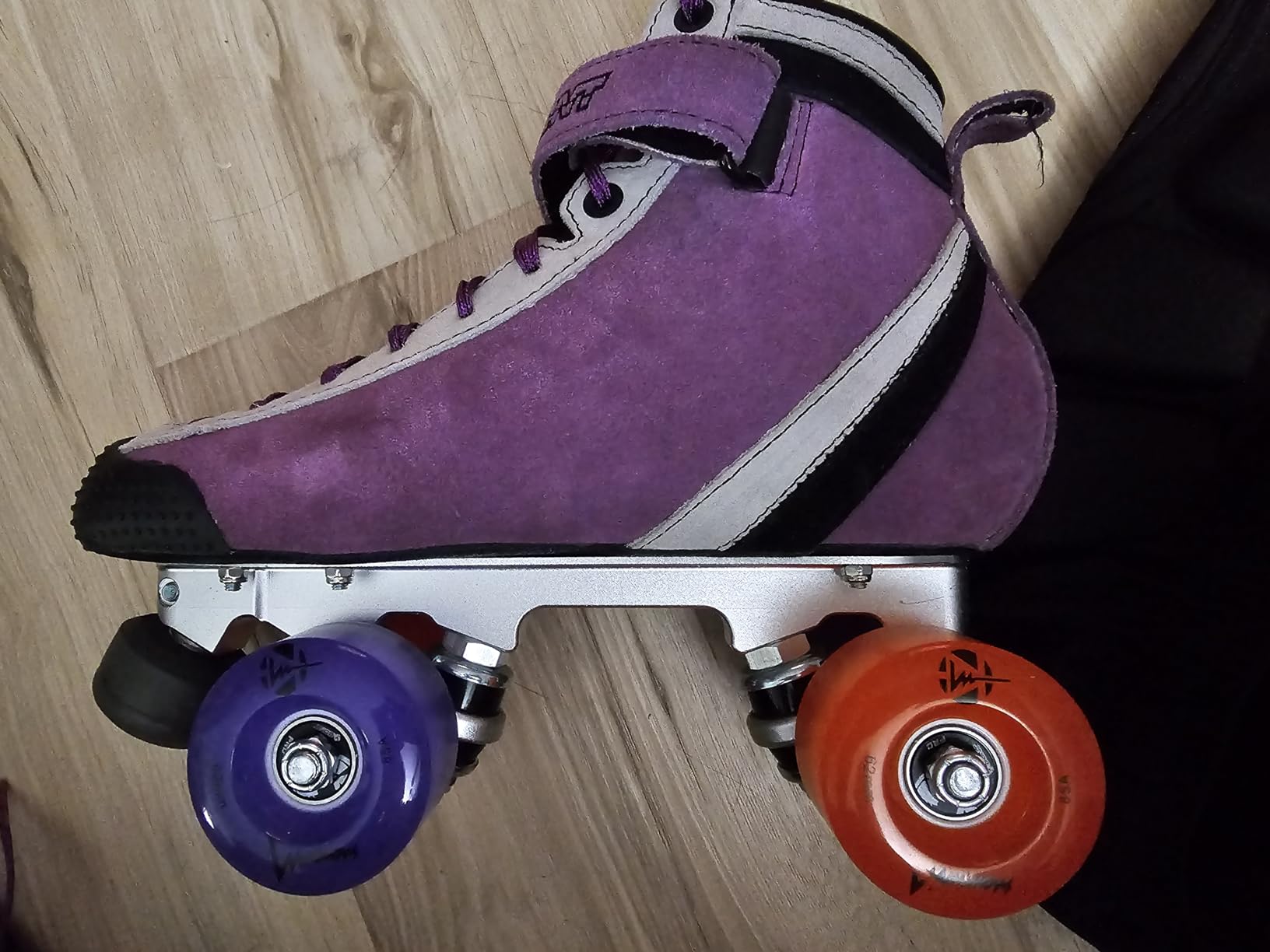 Luminous LED Quad Roller Skate Outdoor Wheels (4 Pack, 62mm x 30mm/85A) customer photo 1