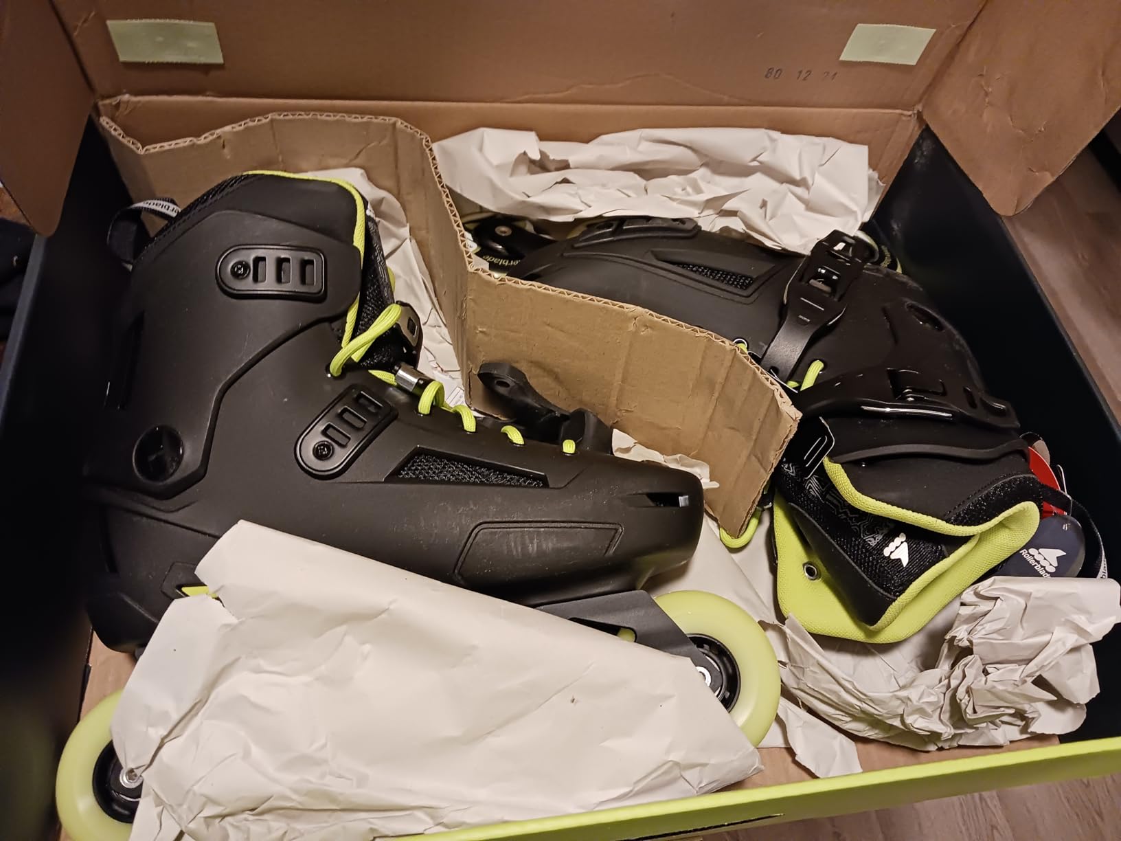 Rollerblade Lightning Men's Urban Inline Skate, Black and Lime customer photo 1
