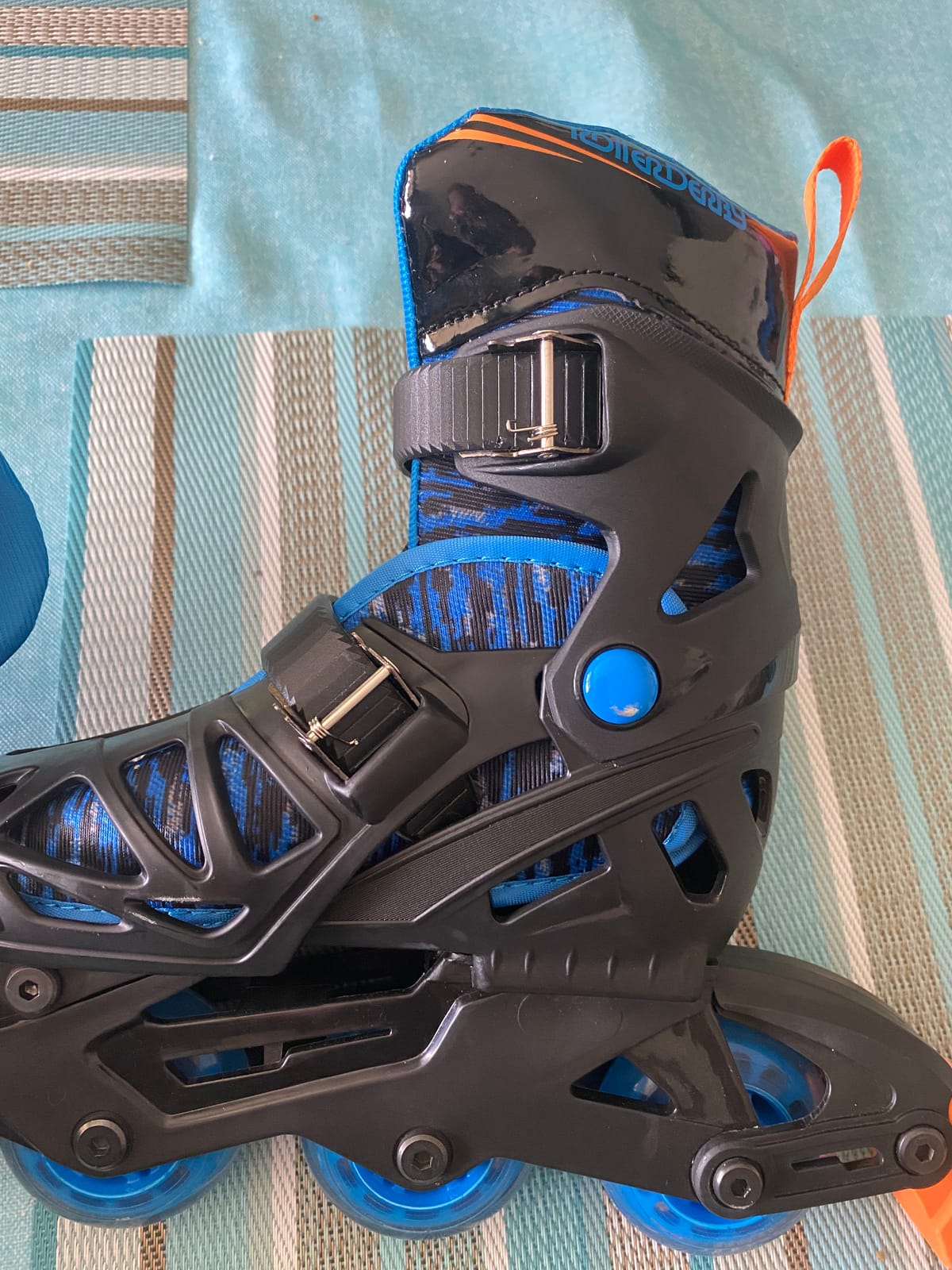 Roller Derby Tracer Adjustable Inline Skates for Boys, Girls, Kids, Beginners customer photo 1