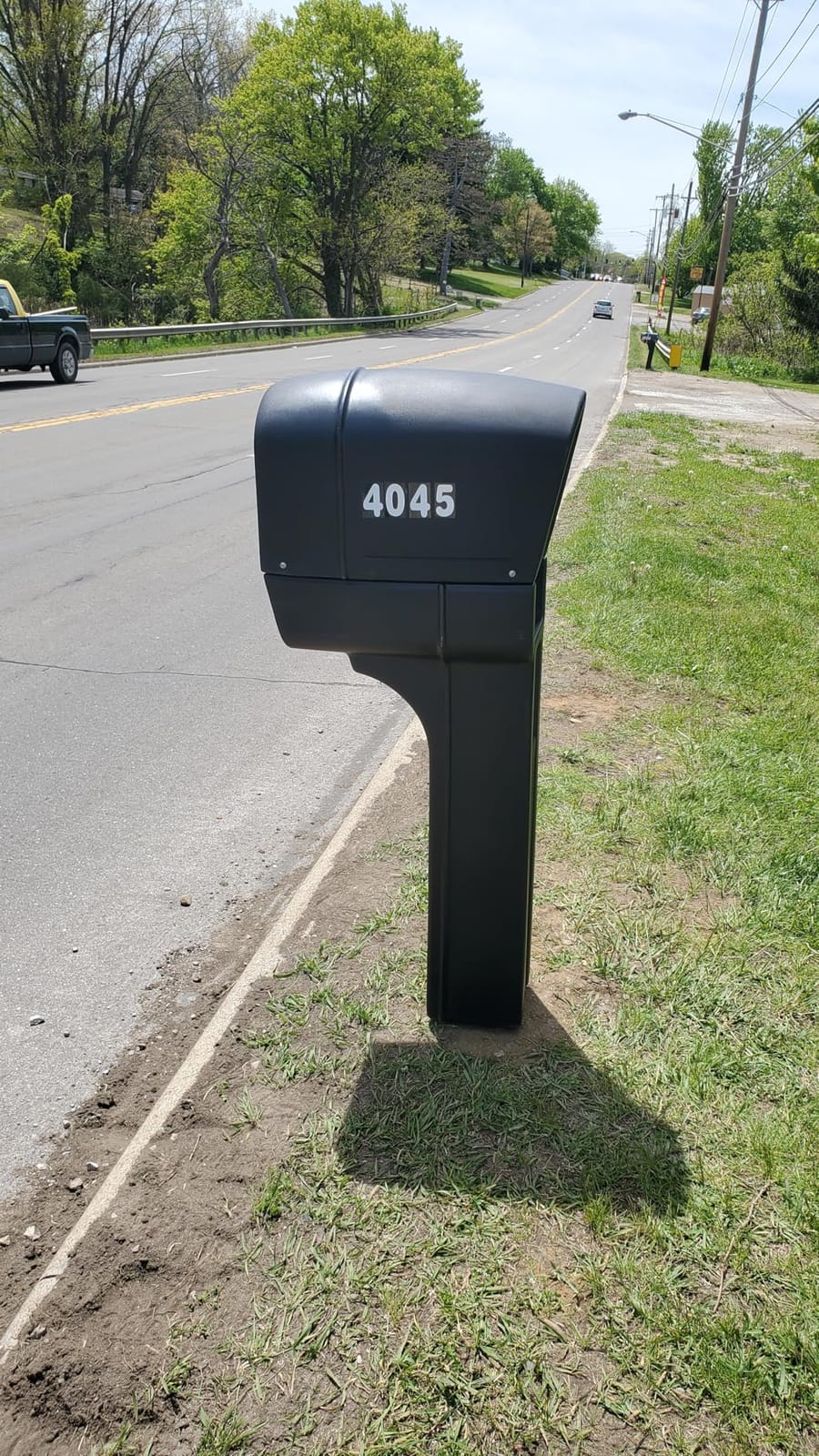 Step2 MailMaster Plus Mailbox & Post, Weather Resistant, Large Outdoor Mailboxes, Made of Durable Plastic, Easy to Install, Flag Included, Black customer photo 2