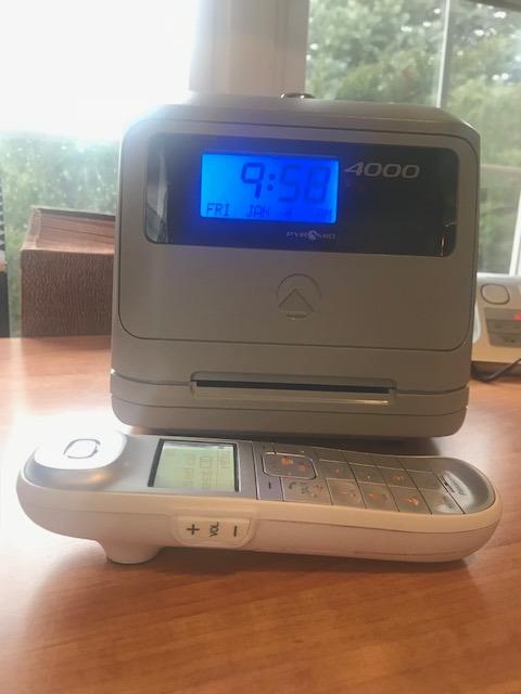 Pyramid Time Systems 4000 Pro Auto Totaling Time Clock, Silver customer photo 1
