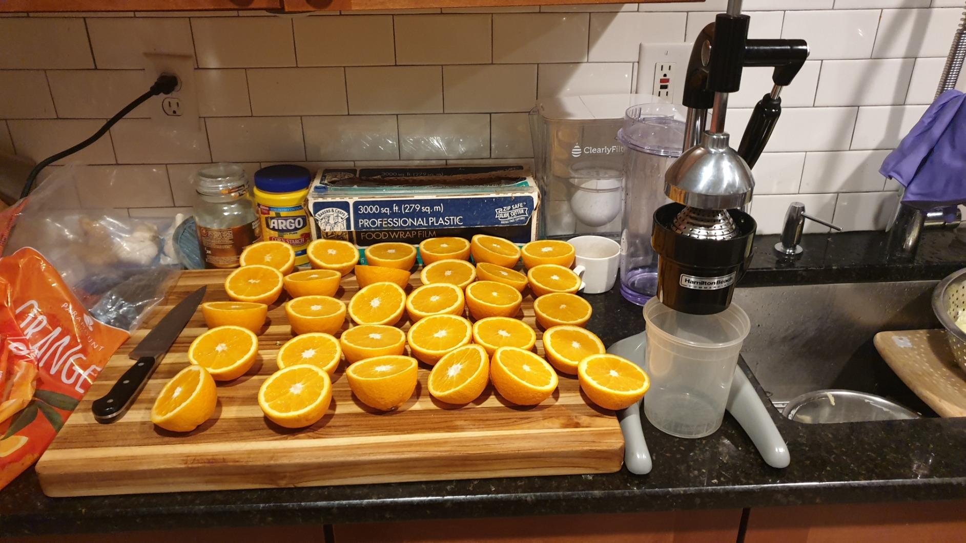 Hamilton Beach Commercial 932 Manual Citrus Juicer, Acid-Resistant Finish, Sure Grip Feet, Juice Lemons, Limes, Oranges, and Grapefruits, NSF Certified customer photo 2