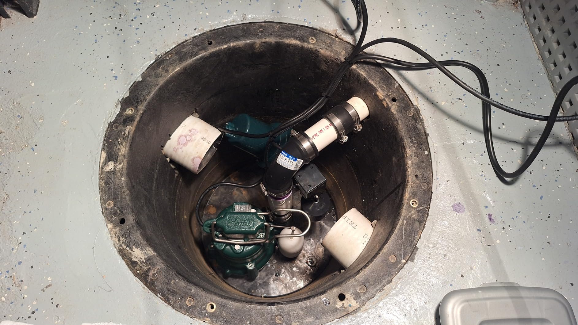 Zoeller 507-0005 Basement Sentry Battery Backup Pump customer photo 1