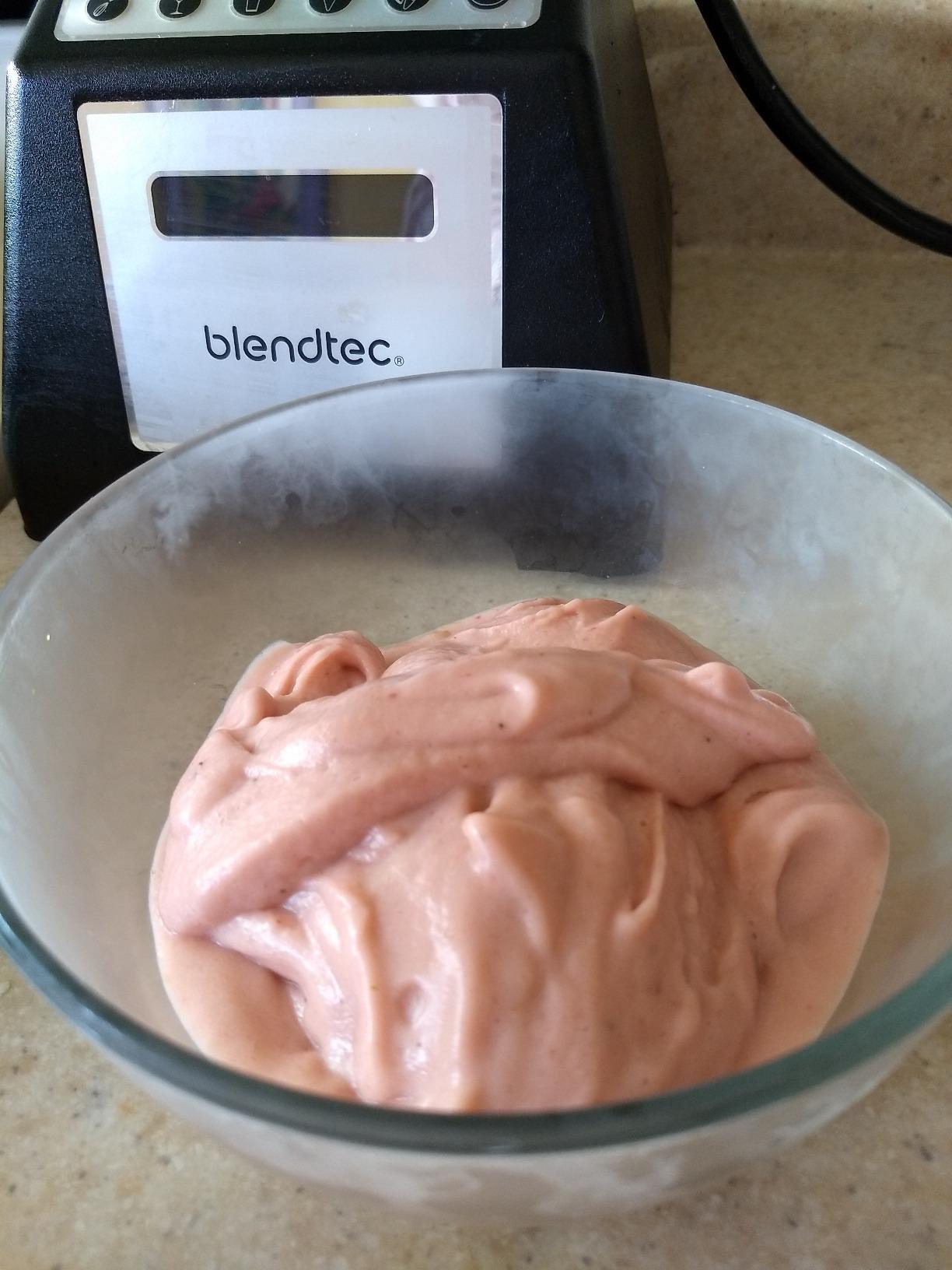 Blendtec Total Blender Classic (Black) & 75oz* FourSide Jar customer photo 1