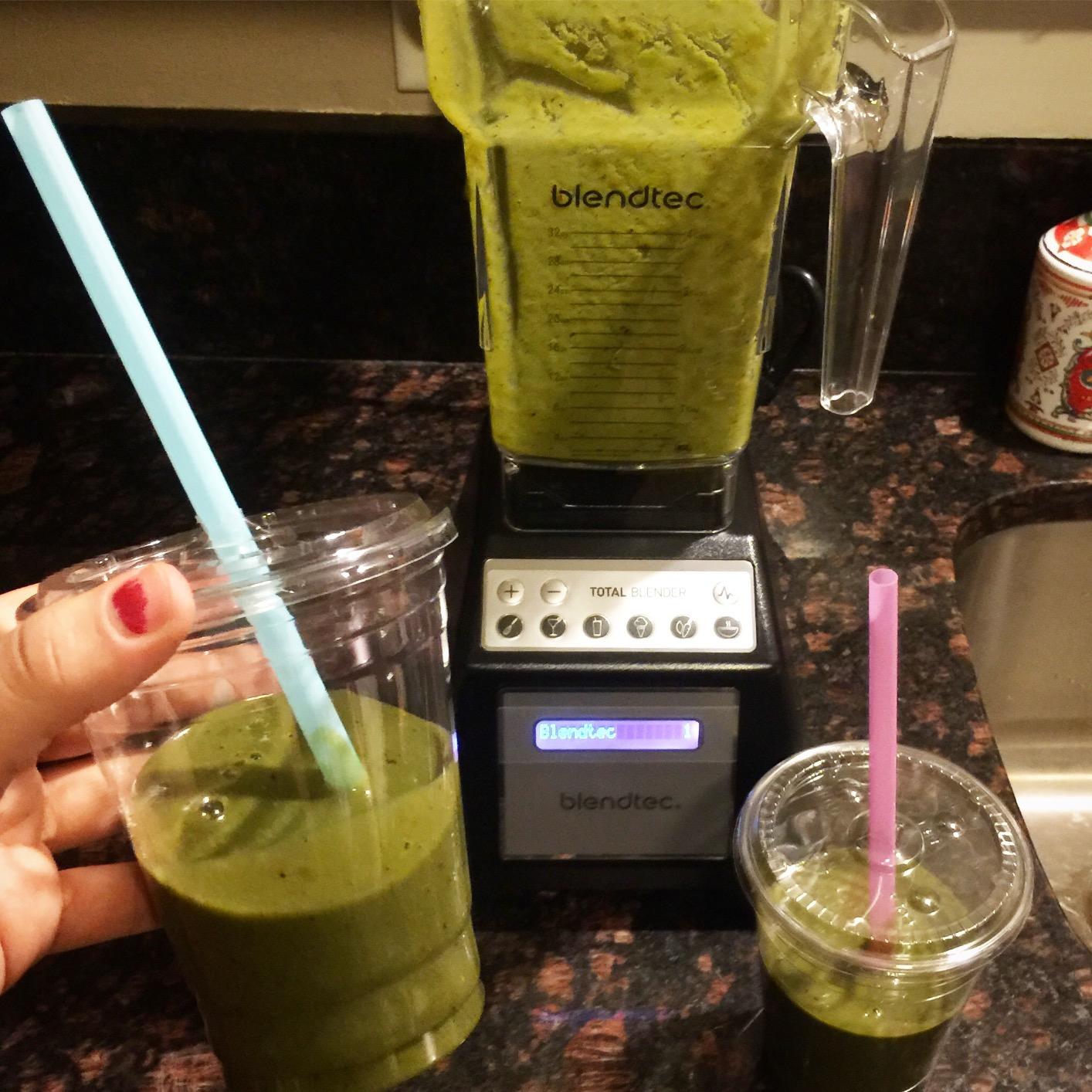 Blendtec Total Blender Classic (Black) & 75oz* FourSide Jar customer photo 2