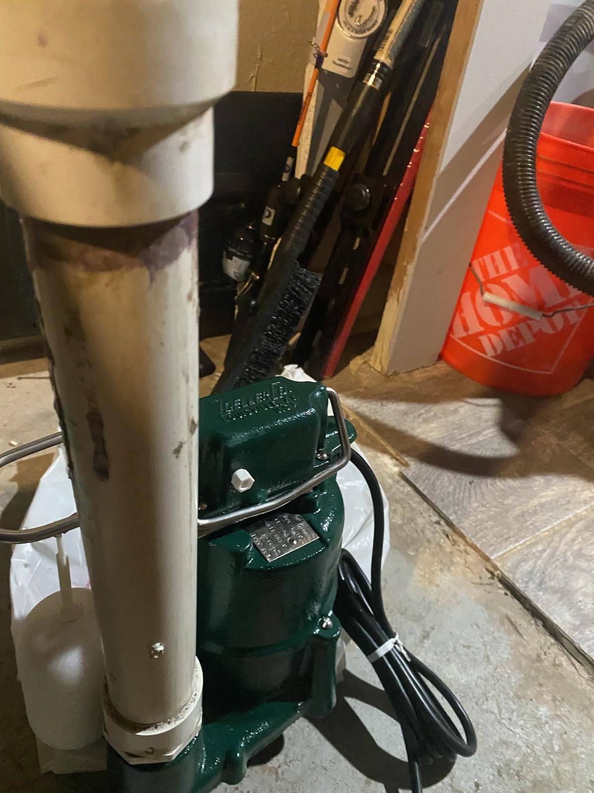 Zoeller M98 Flow-Mate Sump Pump - 1/2 HP - Cast Iron - LED Power Plug - High Flow - Vortex Impeller - Stainless Steel Hardware - Factory Tested and Float Operated - Submersible Sump Pump - 115V customer photo 1