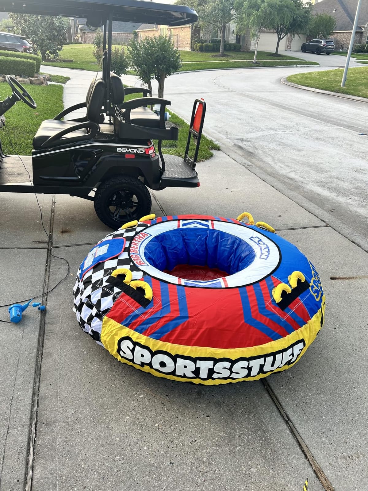 SportsStuff Big Bertha Towable 1-4 Rider Tube for Boating and Water Sports, Kwik-Connect Tow, Double-Stiched Partial Nylon Cover & Patented Speed Safety Valve for Easy Inflating & Deflating customer photo 1