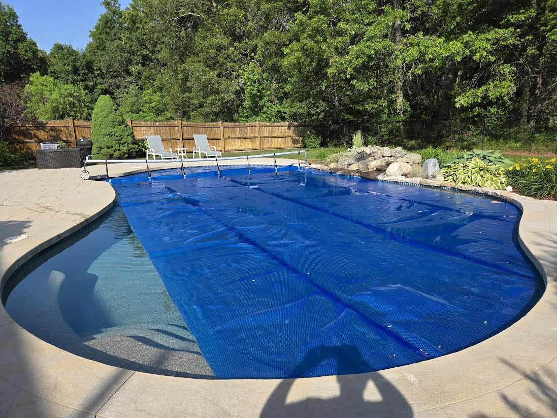 Blue Wave 16x32-ft Rectangle Solar Pool Cover 12-Mil Blue – Solar Cover for Above Ground Pool & Inground Pool, Thermal Bubble Blanket for Heat Retention & Reduced Evaporation customer photo 1