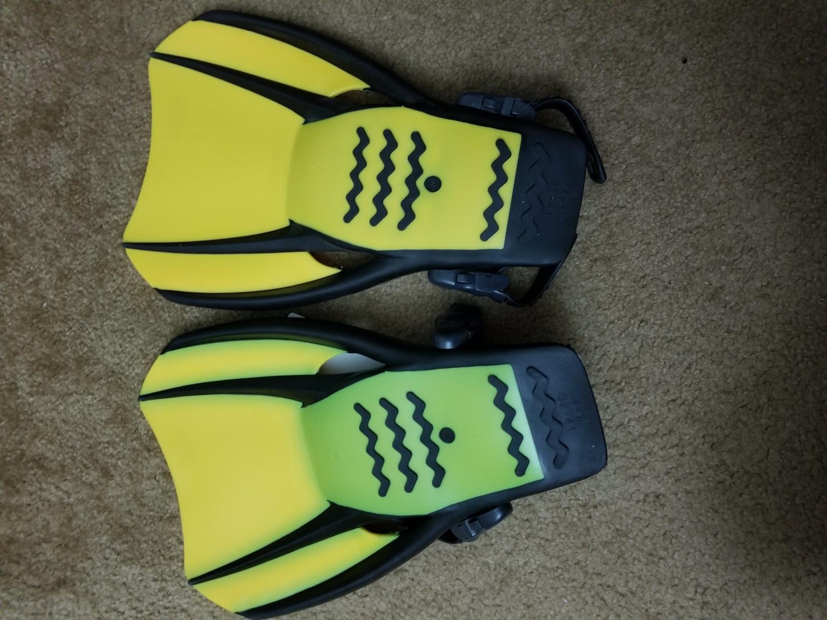 US Divers Adult Trek Travel Fins, Compact Design, Comfortable Lightweight Adjustable Snorkling Fins for Men and Women, (Unisex - S/M/L) customer photo 2