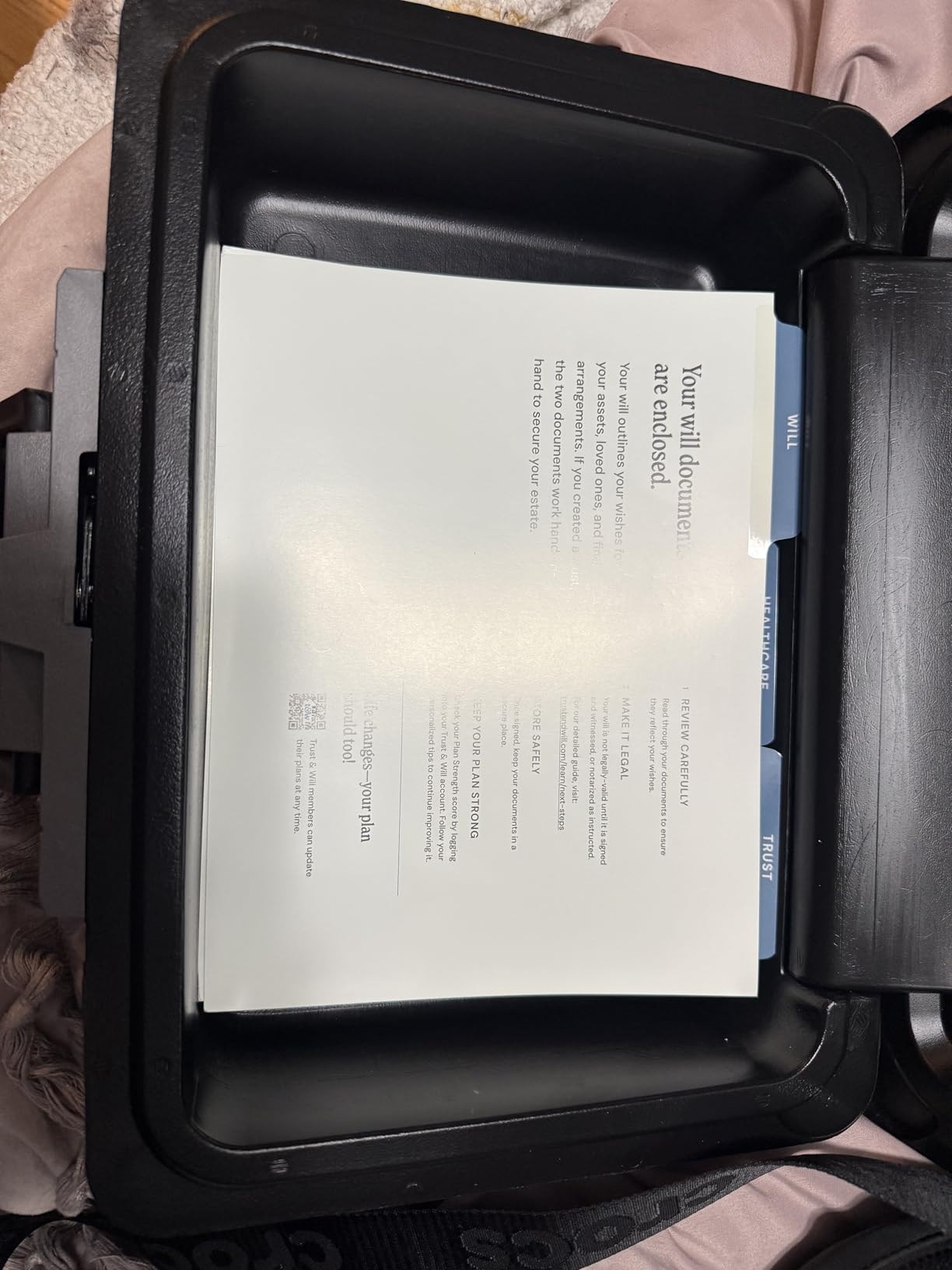 SentrySafe Fireproof Safe Box with Key Lock, Chest Safe with Carrying Handle to Secure Money, Jewelry, Documents, 0.25 Cubic Feet, 6.3 x 15.3 x 12.1 Inches, 1160 customer photo 2