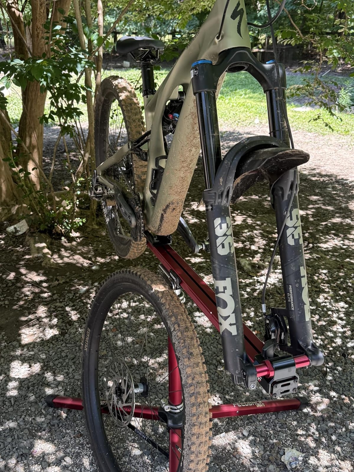 Feedback Sports Sprint Bike Repair Stand, Compact Bike Workstand, Red customer photo 2