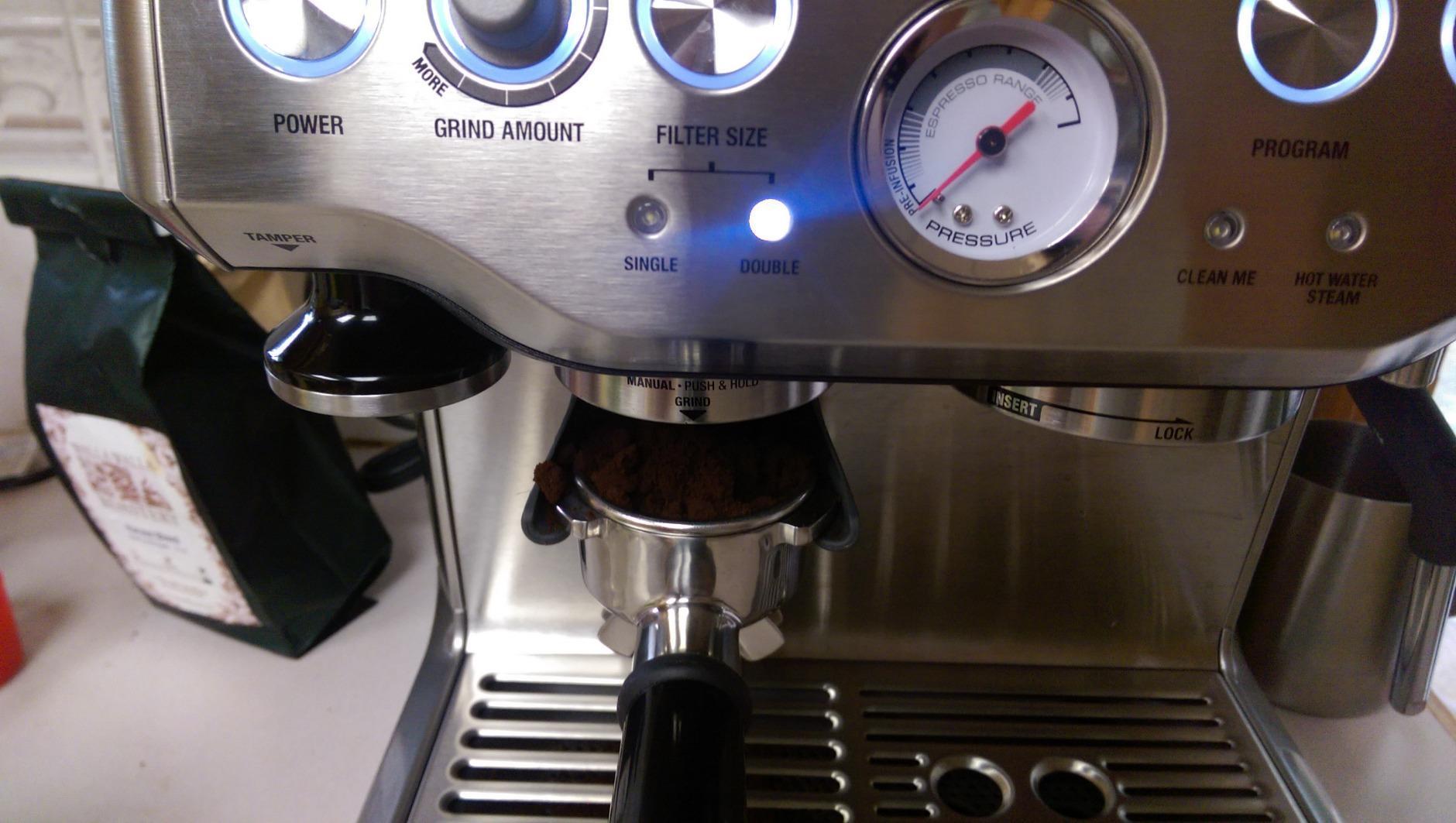 Breville BES870XL Barista Express Espresso Machine, Brushed Stainless Steel | Craft café-quality espresso shots, lattes and cappuccinos at home with this manual coffee maker with built-in grinder customer photo 2
