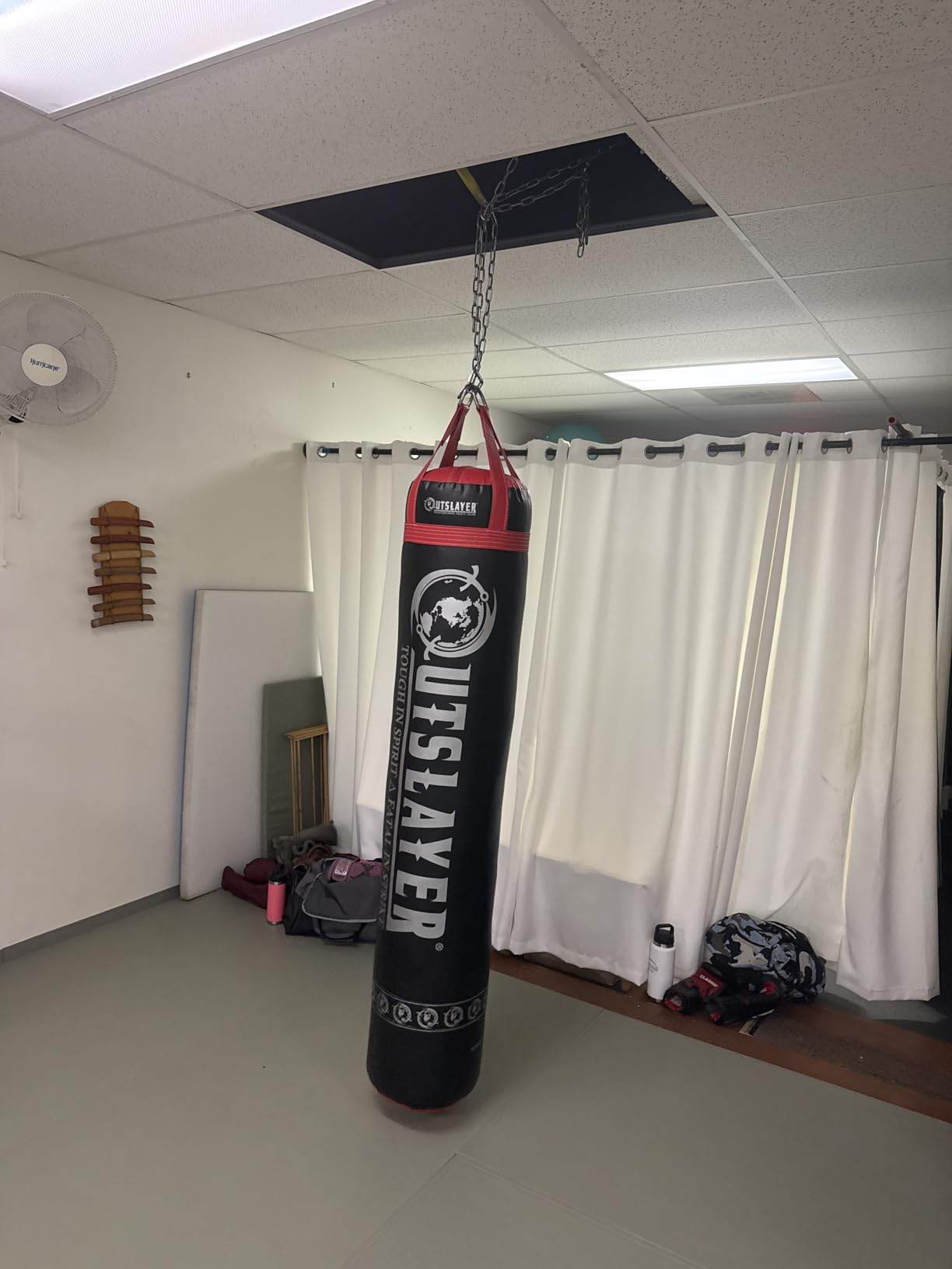 Outslayer Muay Thai Kickboxing Heavy Punching Bag – 6ft 130 lb – Made in USA – for MMA, Boxing & Training customer photo 1
