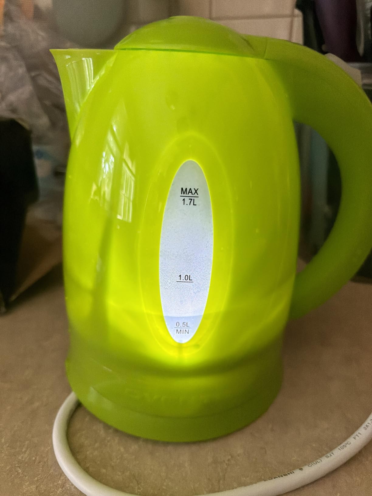 OVENTE 1.7L Electric Tea Kettle, 1100W BPA-Free Water Boiler, White KP72W customer photo 2