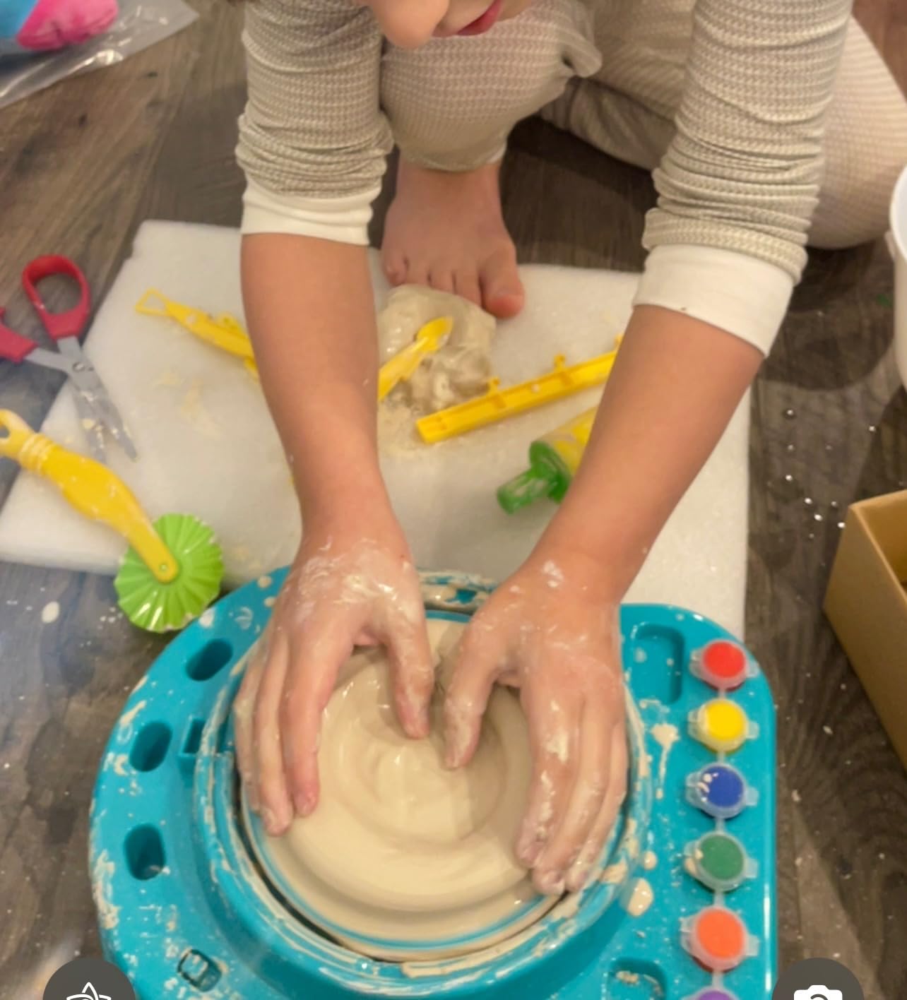 Faber-Castell Pottery Studio: Create Your Own Pottery Designs with Kid-Friendly Pottery Wheel, Air-Dry Clay, Paints, Sculpting Tools & Step-by-Step Instructions for Kids (Ages 8+) customer photo 1