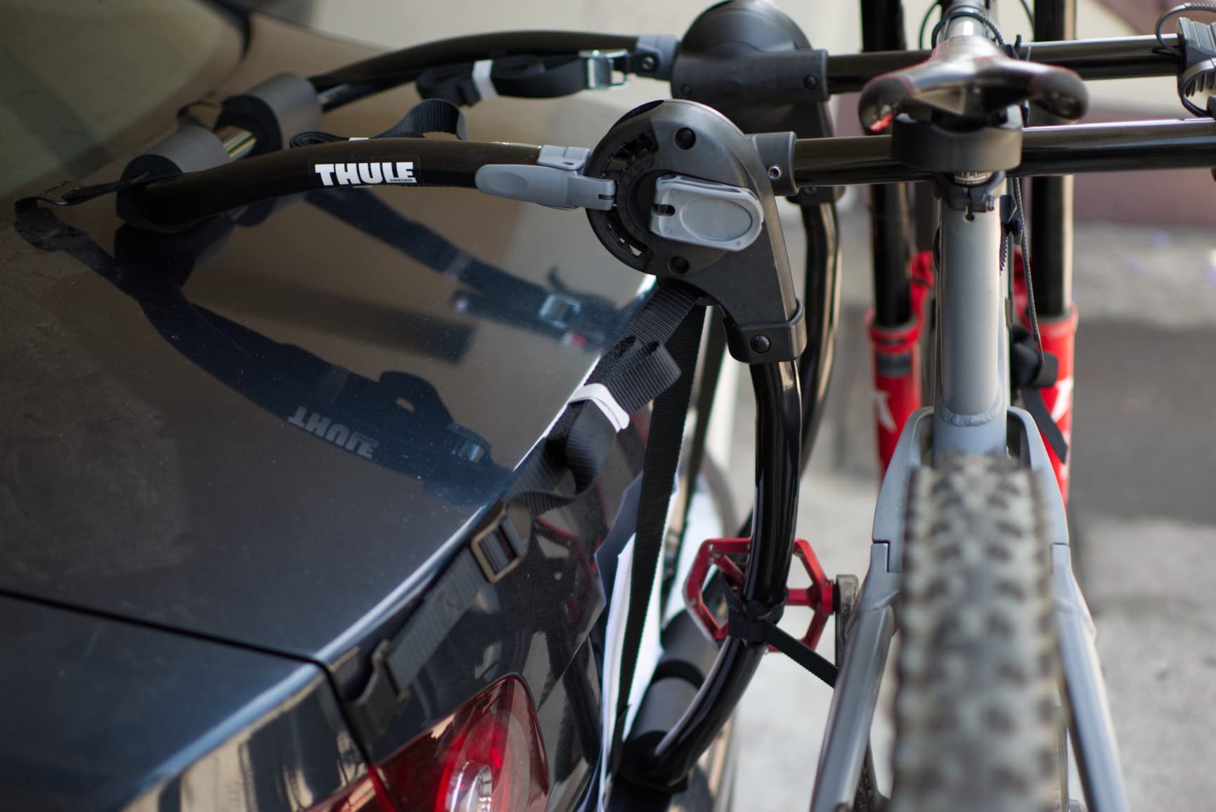 Thule Gateway Pro Trunk Bike Rack customer photo 2
