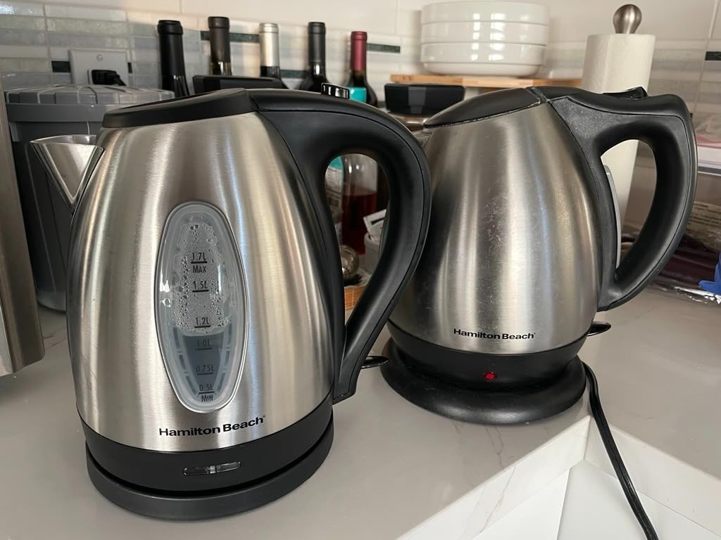 Hamilton Beach 1.7 Liter Electric Tea Kettle, Water Boiler & Heater customer photo 2