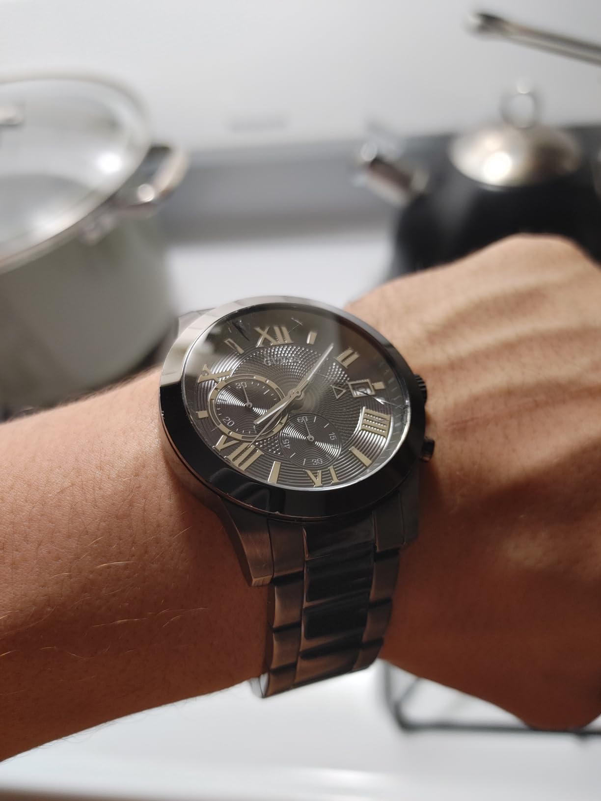 Guess Men's Analog Dress Watch| Stainless Steel Case| 50M Water Resistance customer photo 1