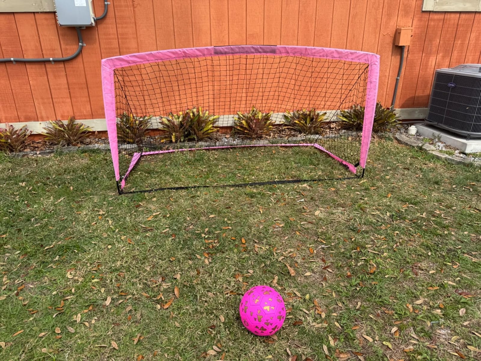 Franklin Sports Blackhawk Backyard Soccer Goal - Portable Pop Up Soccer Nets - Youth + Adult Folding Indoor + Outdoor Goals - Multiple Sizes + Colors customer photo 1