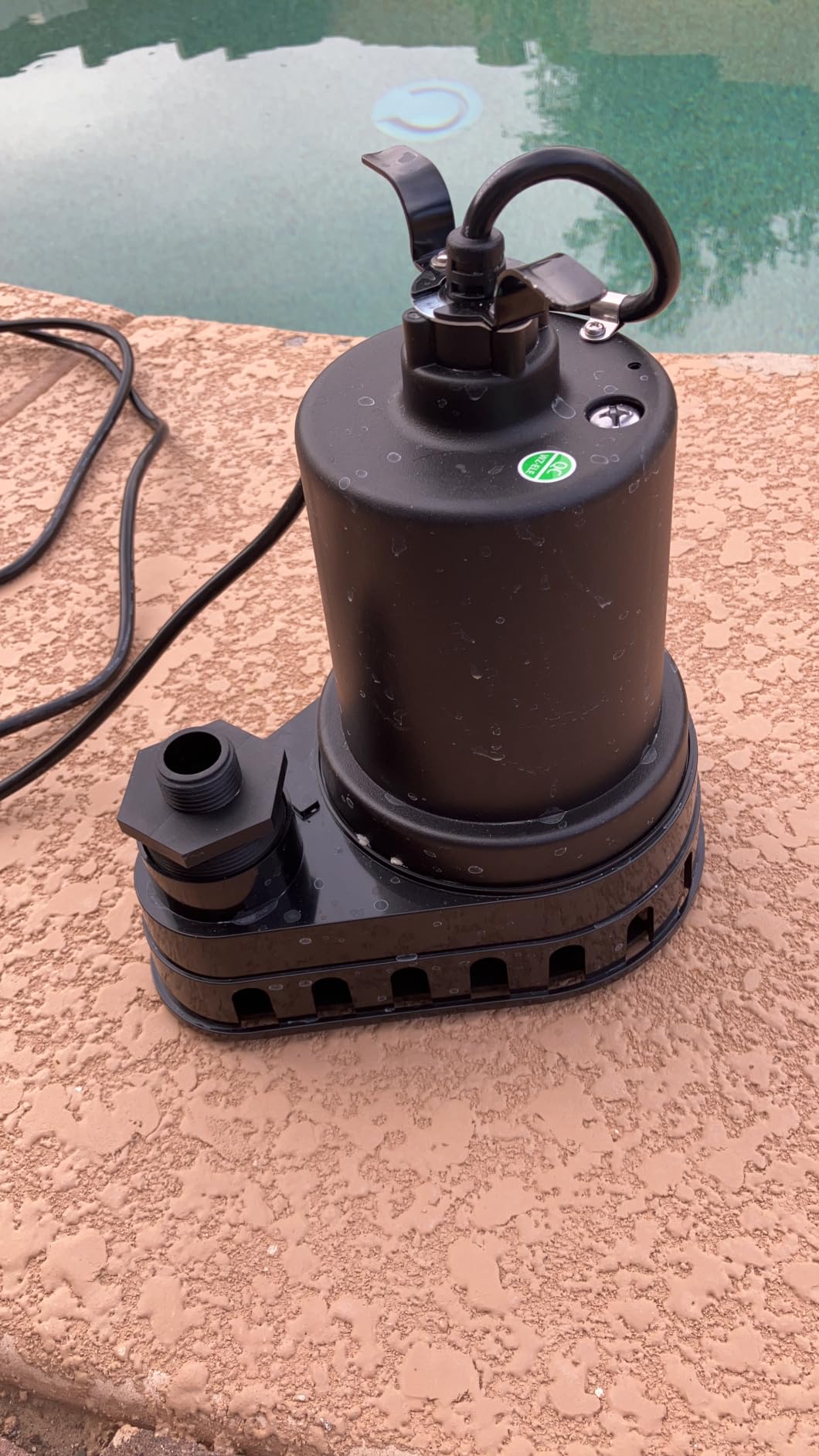 Superior Pump 91570 3300GPH Thermoplastic Submersible Utility Pump with 10-Foot Cord, 1/2 HP customer photo 1