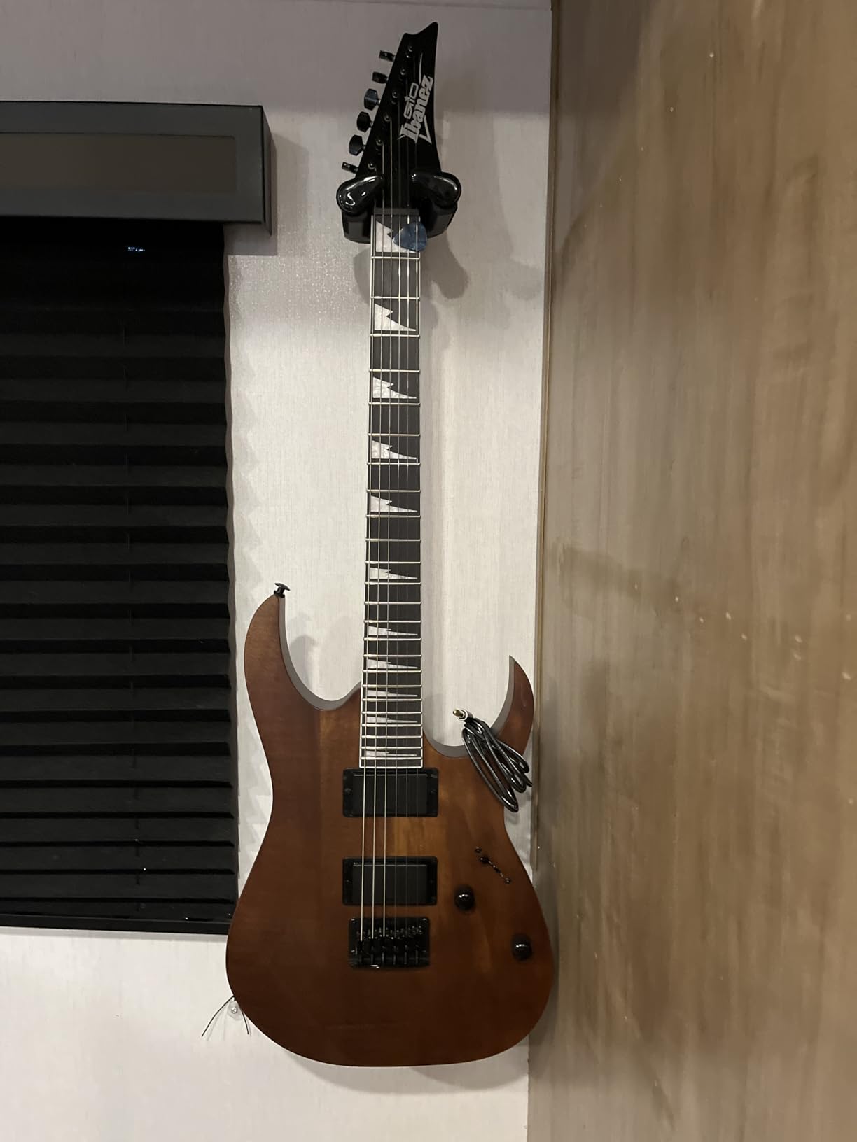 Ibanez GIO Series GRG121DX - Walnut Flat customer photo 1