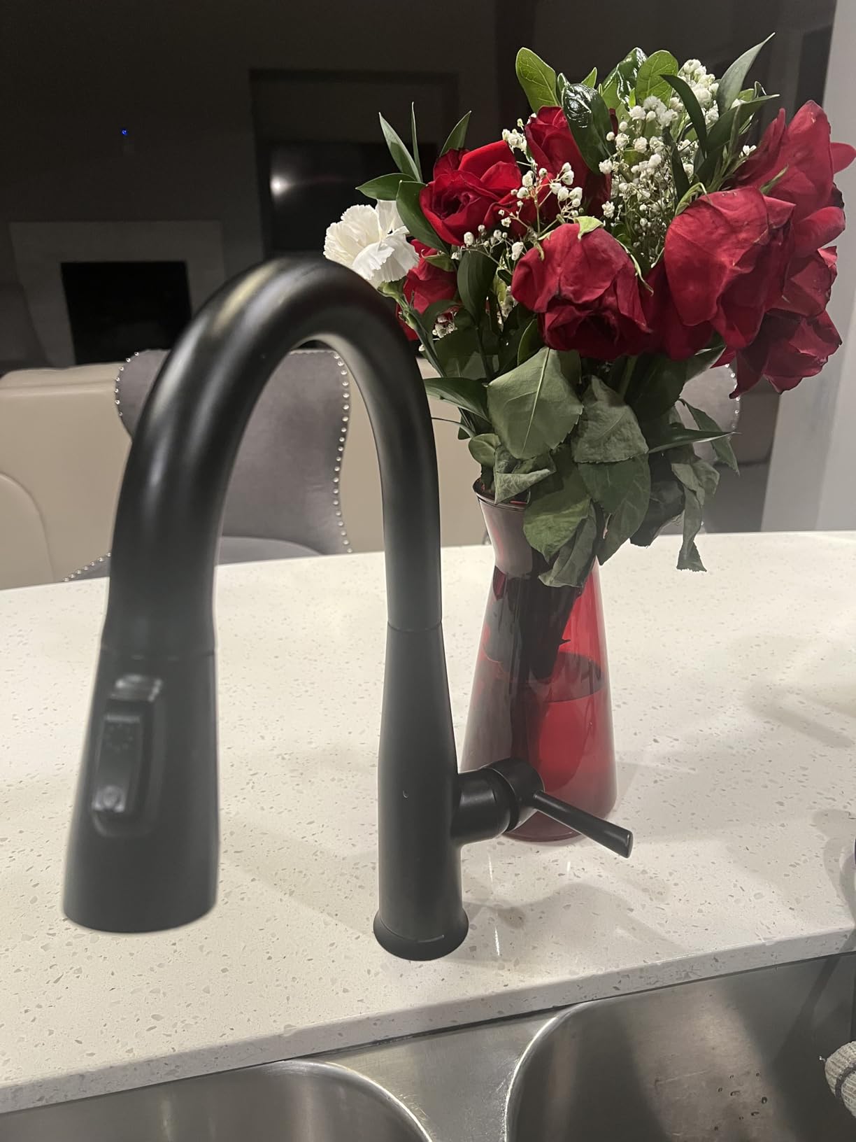 Delta Essa Brushed Nickel Touch Kitchen Faucet with Pull Down Sprayer, Modern Single Hole Touch On Kitchen Sink Faucet, Single Handle, Arctic Stainless 9113T-AR-DST customer photo 1