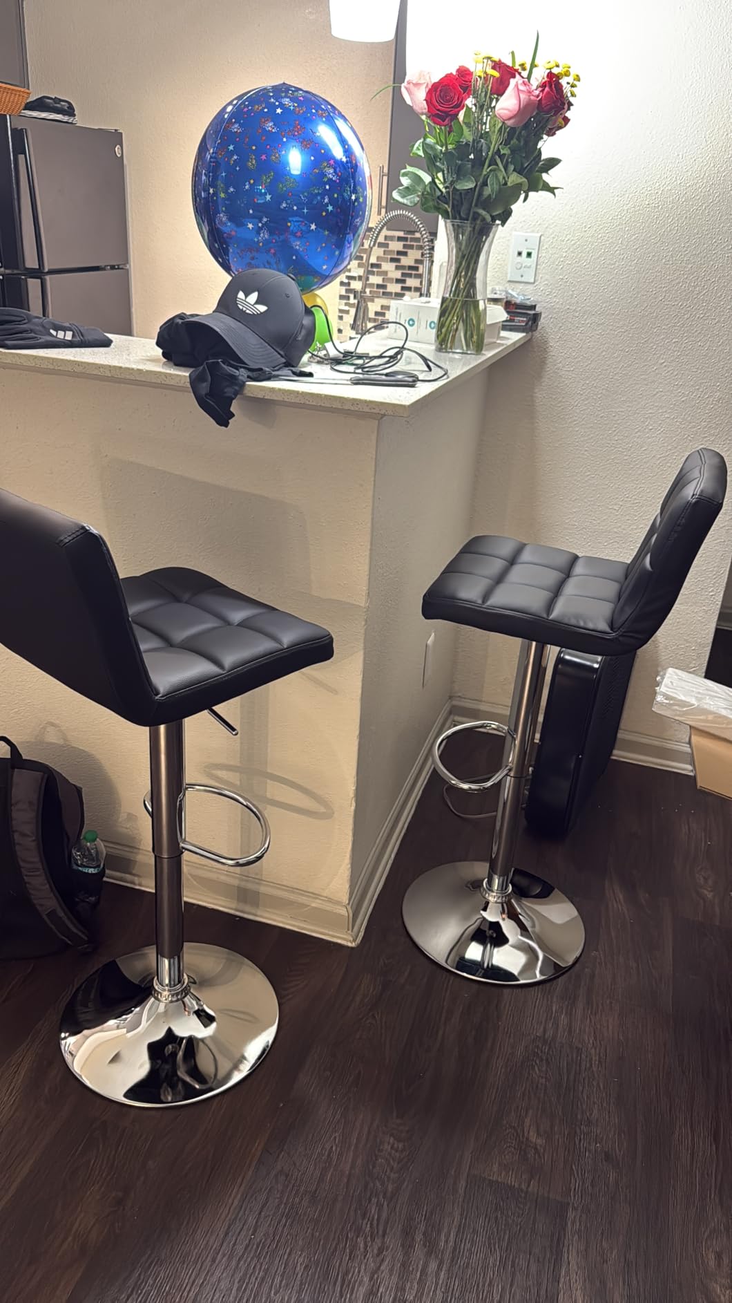 Homall Bar Stools Modern PU Leather Adjustable Swivel Barstools, Armless Hydraulic Kitchen Counter Bar Stool Extra Height Square Island Barstool with Back Set of 2 (Leather, Black) customer photo 1