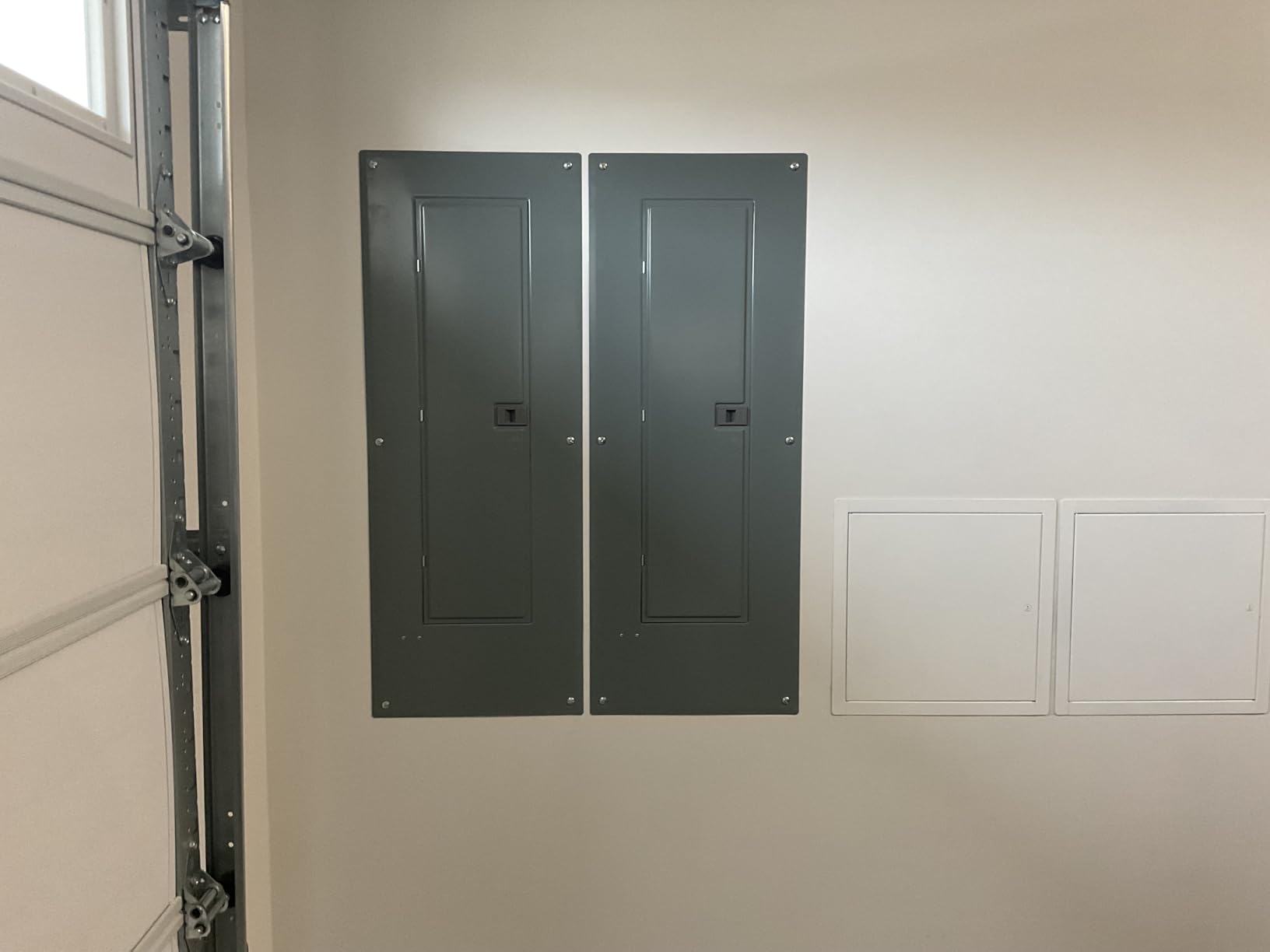 Eaton Surge Protection Device, 1 Phase, 120/240V, 2 Poles, 2 Wires CHSPT2ULTRA - 1 Each customer photo 1
