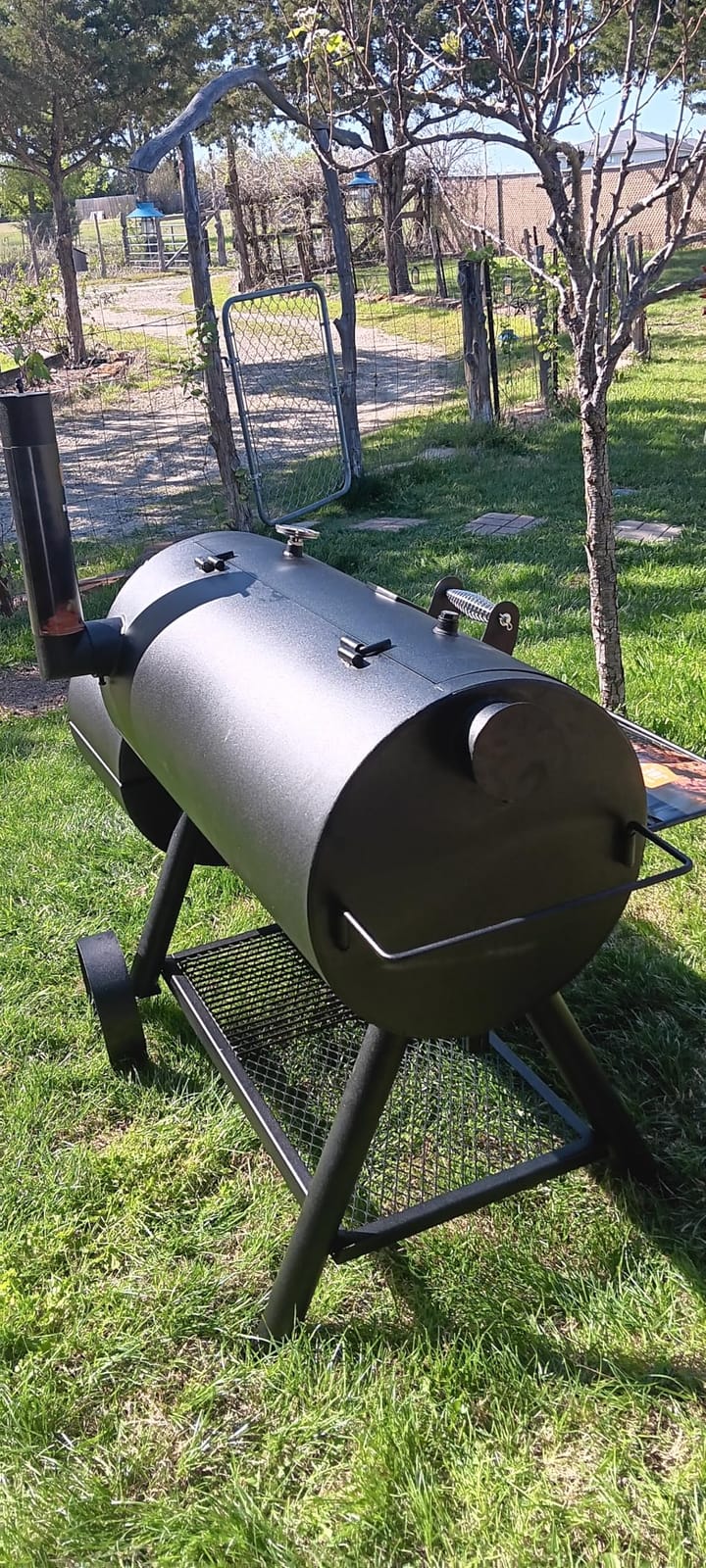 Oklahoma Joe's Longhorn Reverse Flow Offset Charcoal Smoker and Grill with 1060 sq. in. Cooking Area in Black customer photo 1