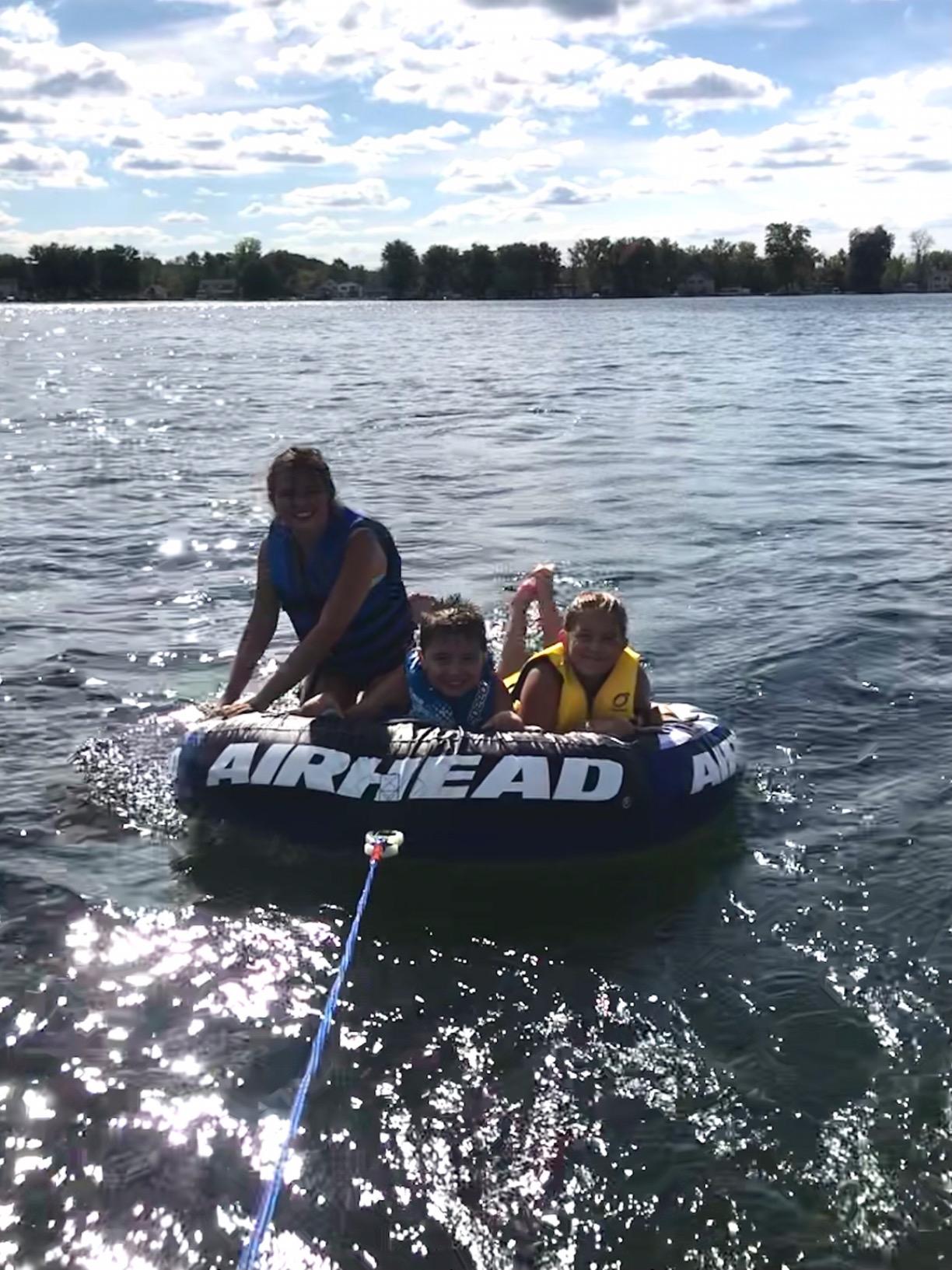 Airhead Slice Towable 2-4 Rider Models, Tube for Boating and Water Sports, Heavy Duty Full Nylon Cover with Zipper, EVA Foam Pads, and Patented Speed Safety Valve for Easy Inflating & Deflating customer photo 1